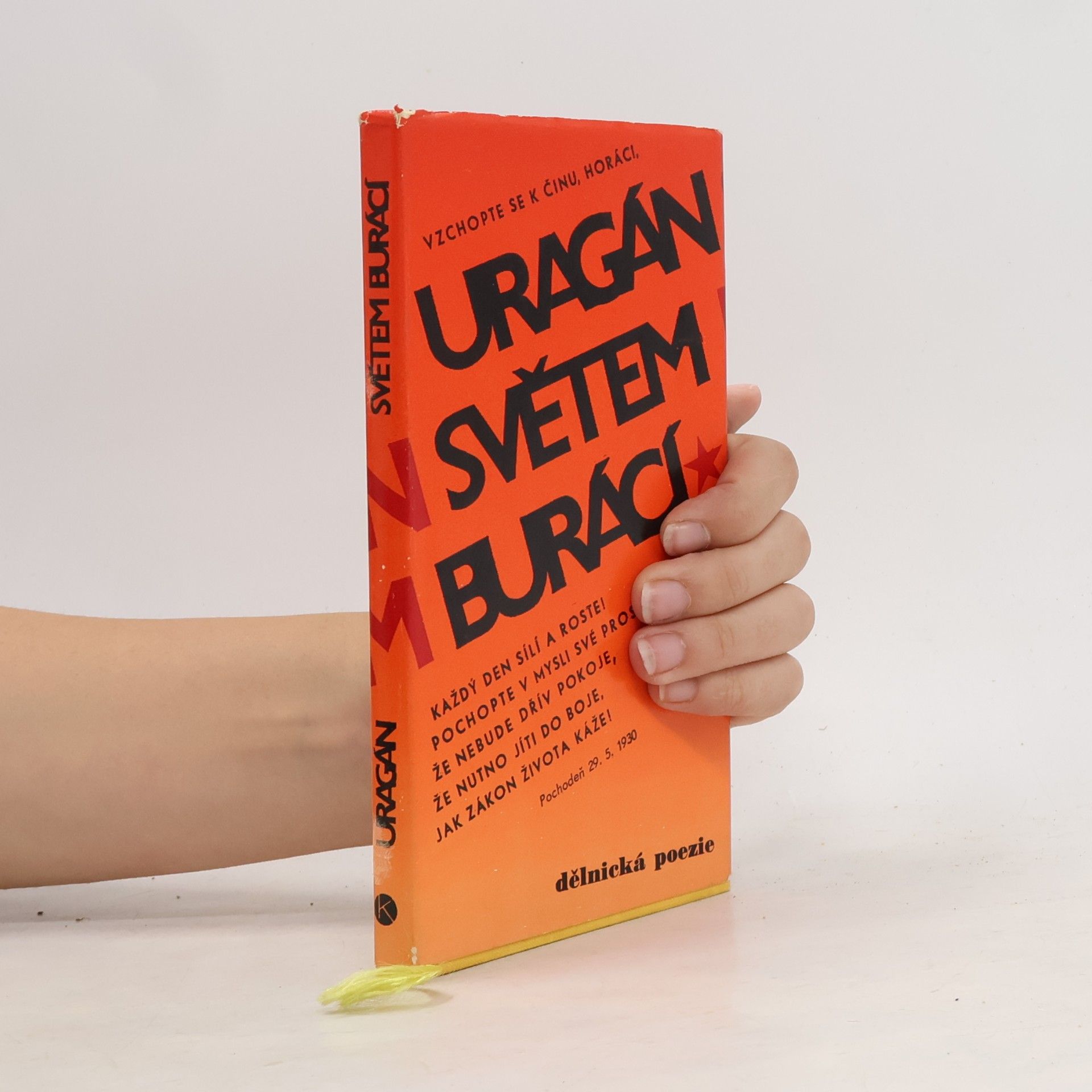 Kolektiv autorů Uragán světem burácí