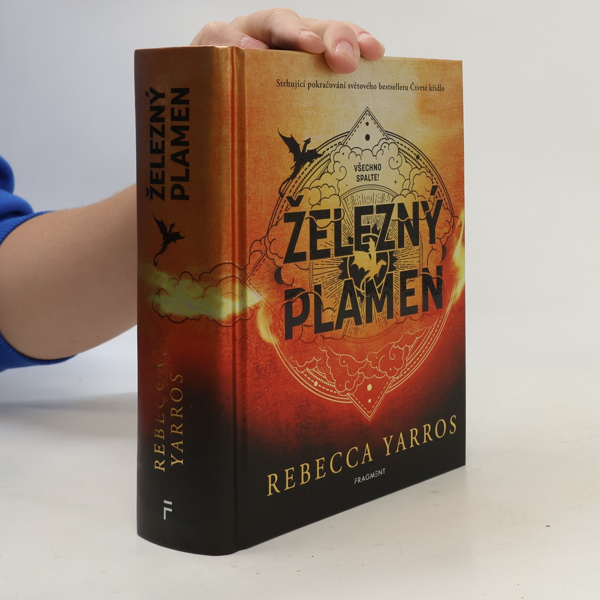 Rebecca Yarros Železný plamen