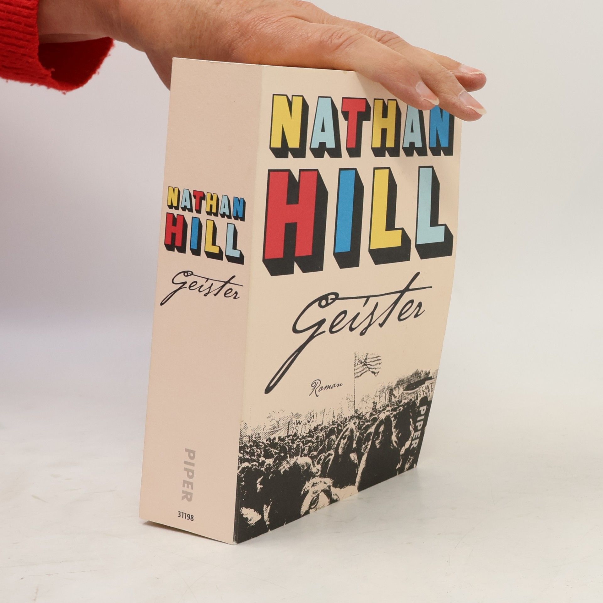 Nathan Hill Geister