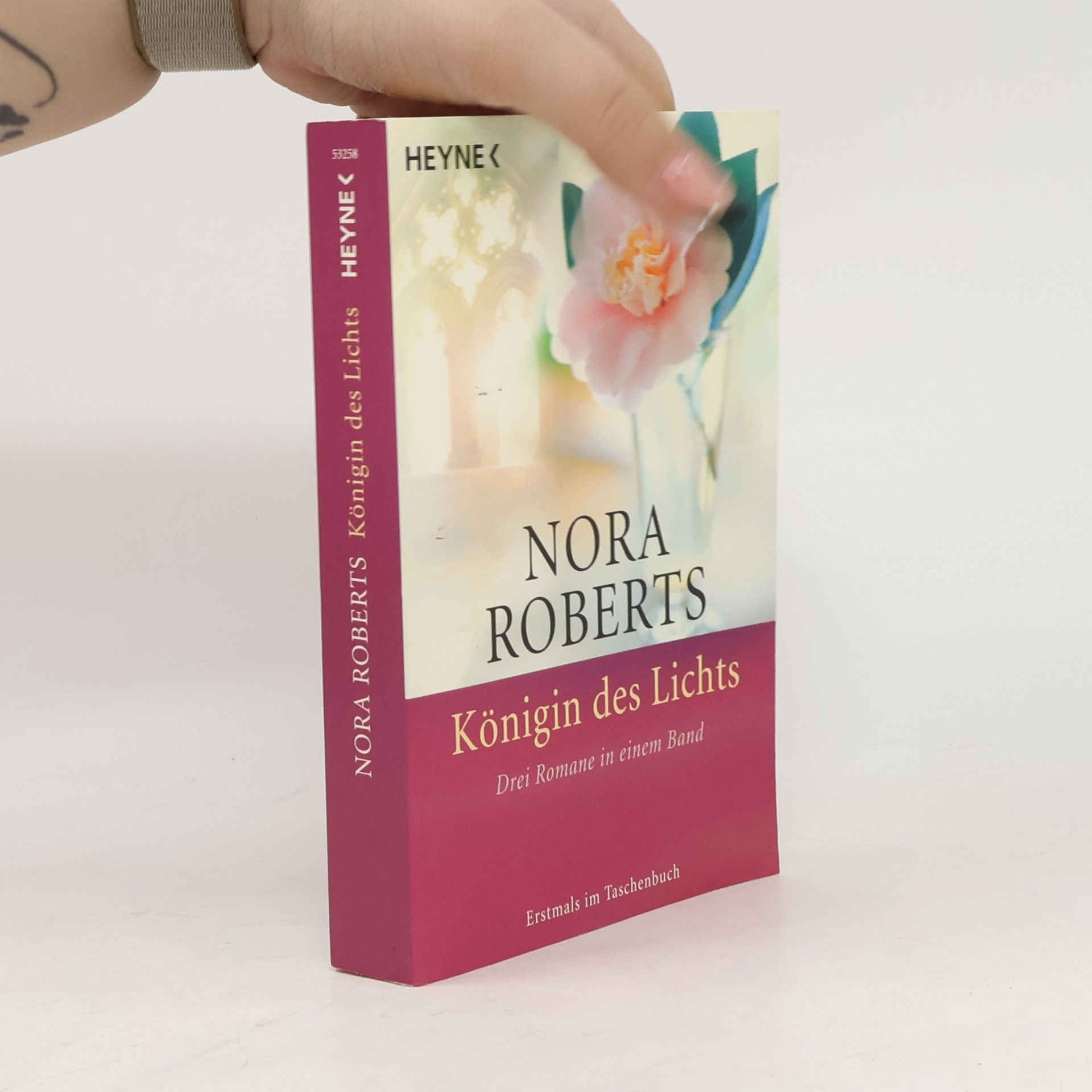 Nora Roberts Königin des Lichts : drei Romane in einem Band