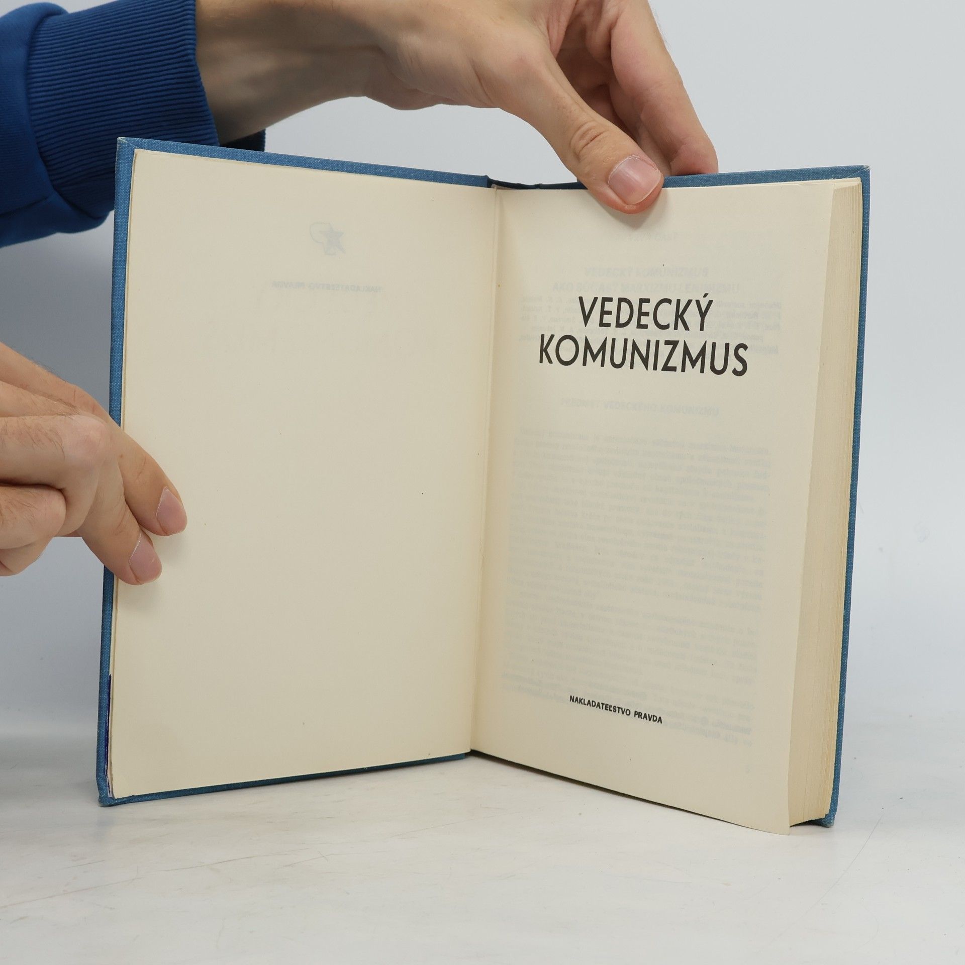 Autorenkollektiv Vedecký komunizmus