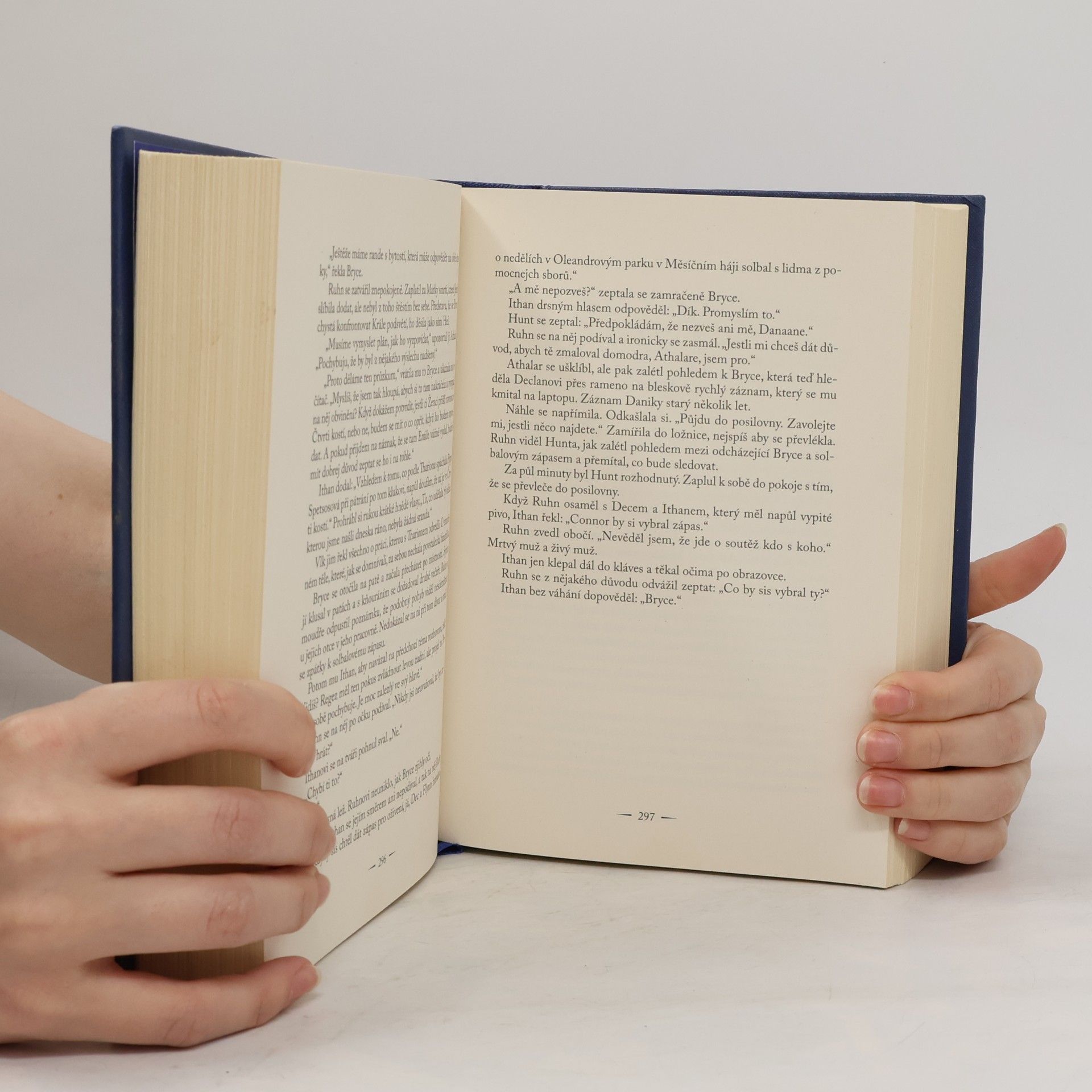 Sarah J. Maas Půlměsíční město. Rod nebes a dechu