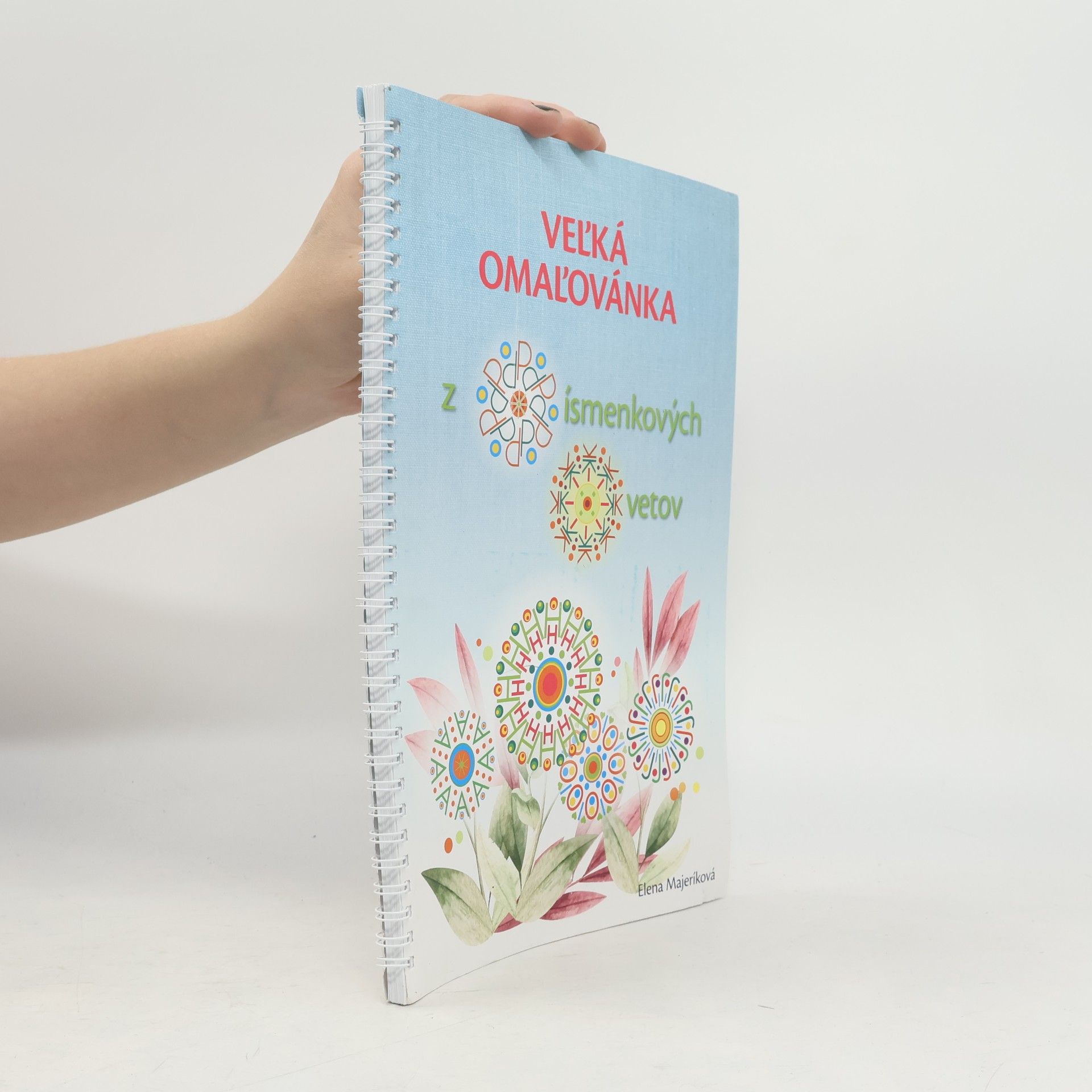 Elena Majeríková Veľká omaľovánka z písmenkových kvetov