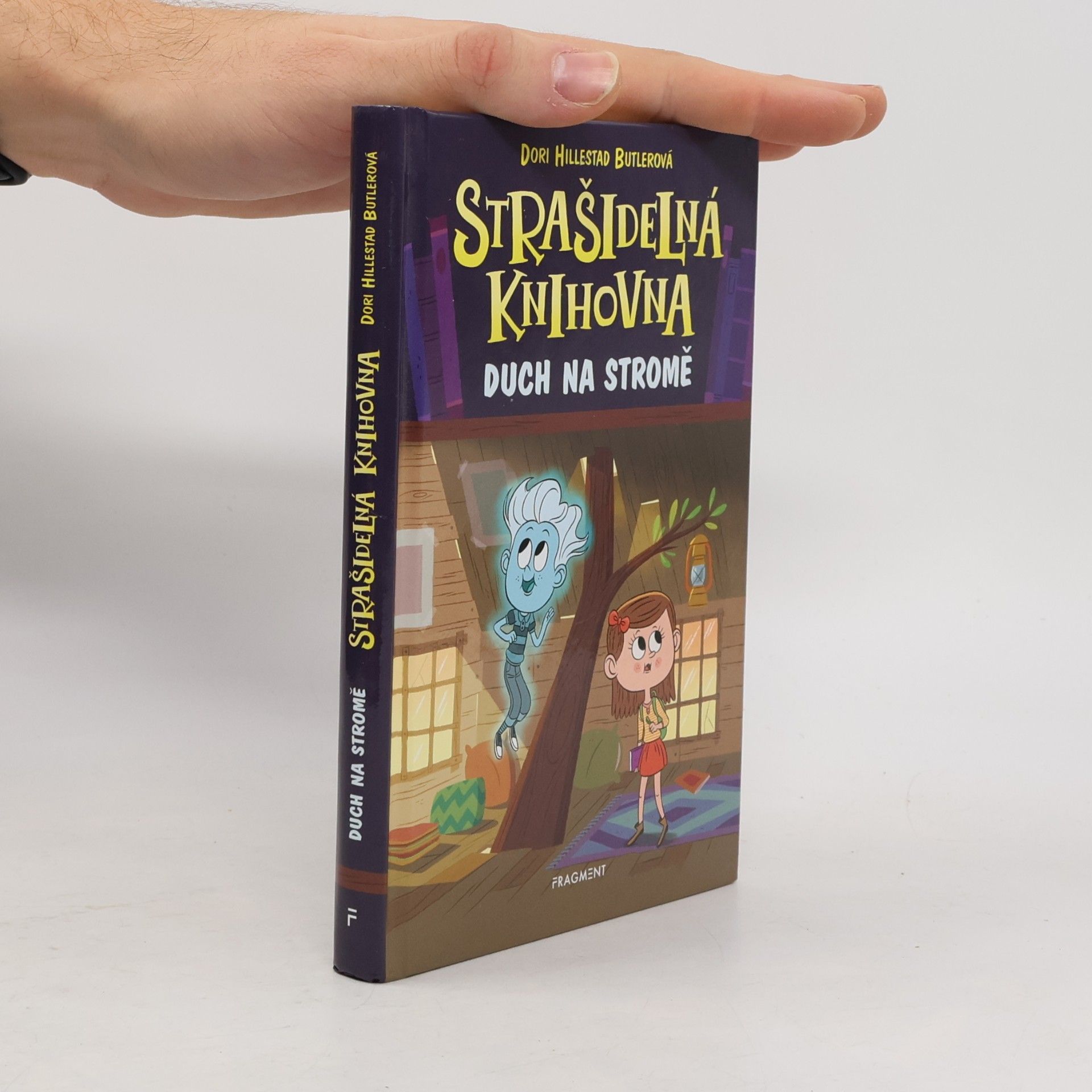 Strašidelná knihovna. Duch na stromě