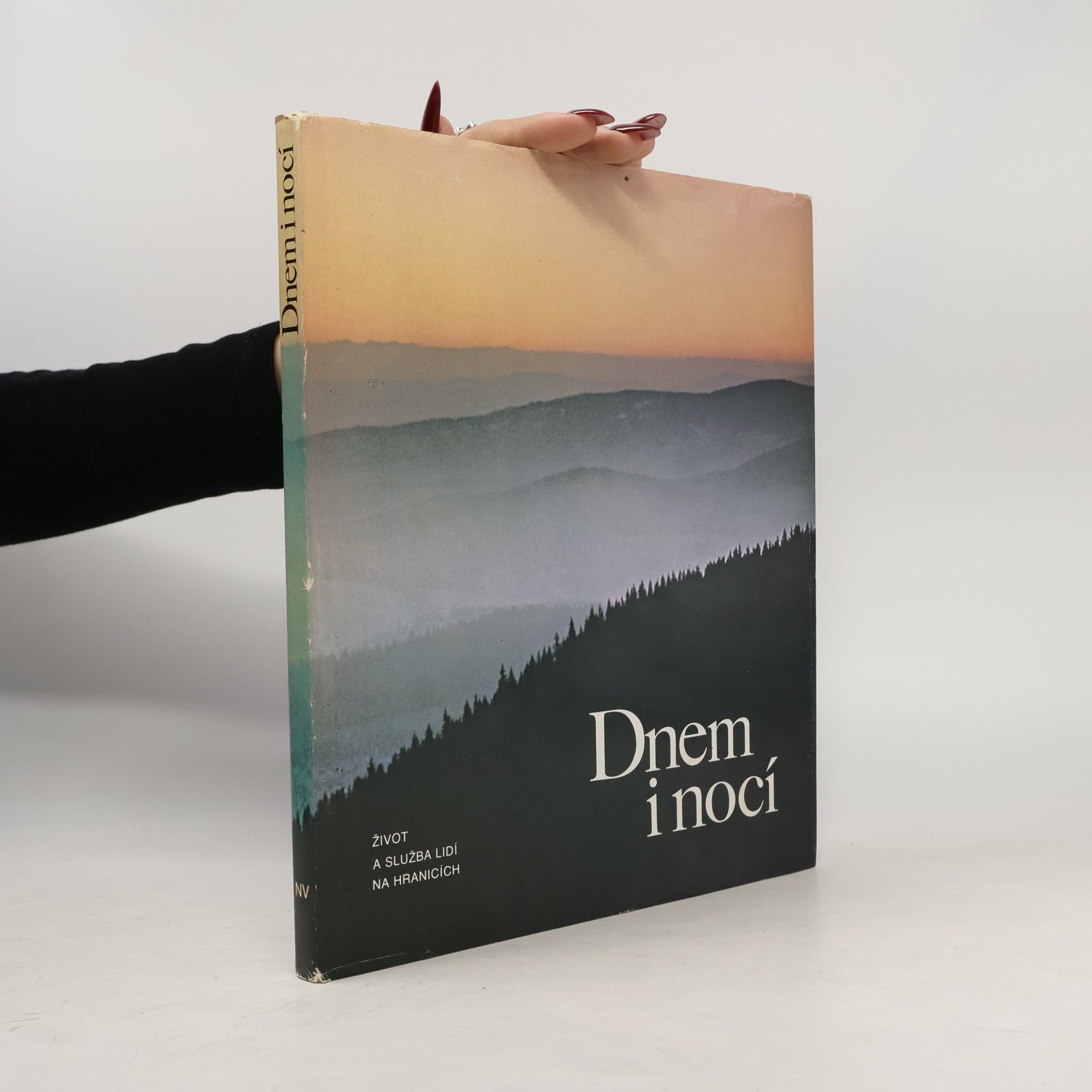 Dnem i nocí. Život a služba lidí na hranicích