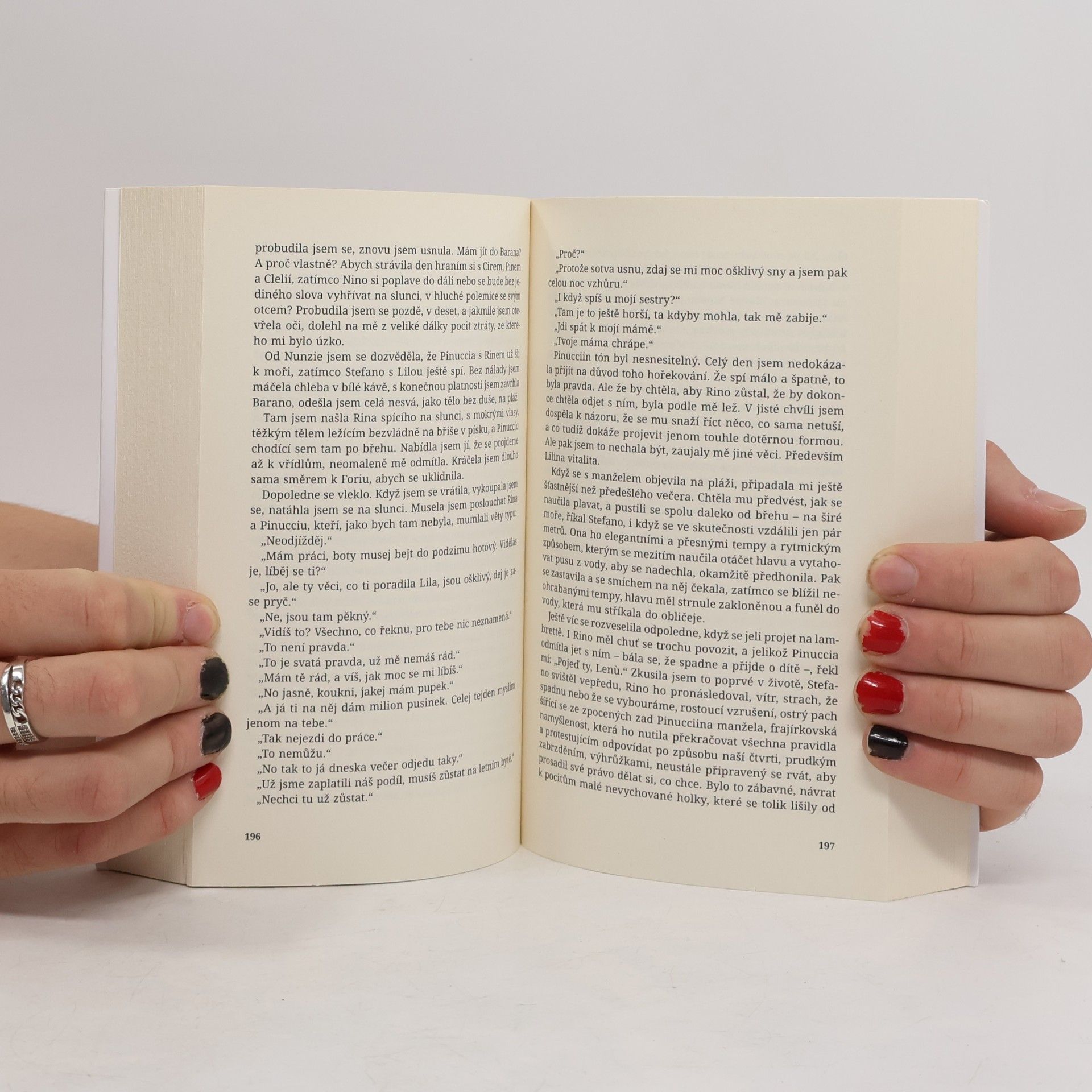 Elena Ferrante Geniální přítelkyně 2. Příběh nového jména