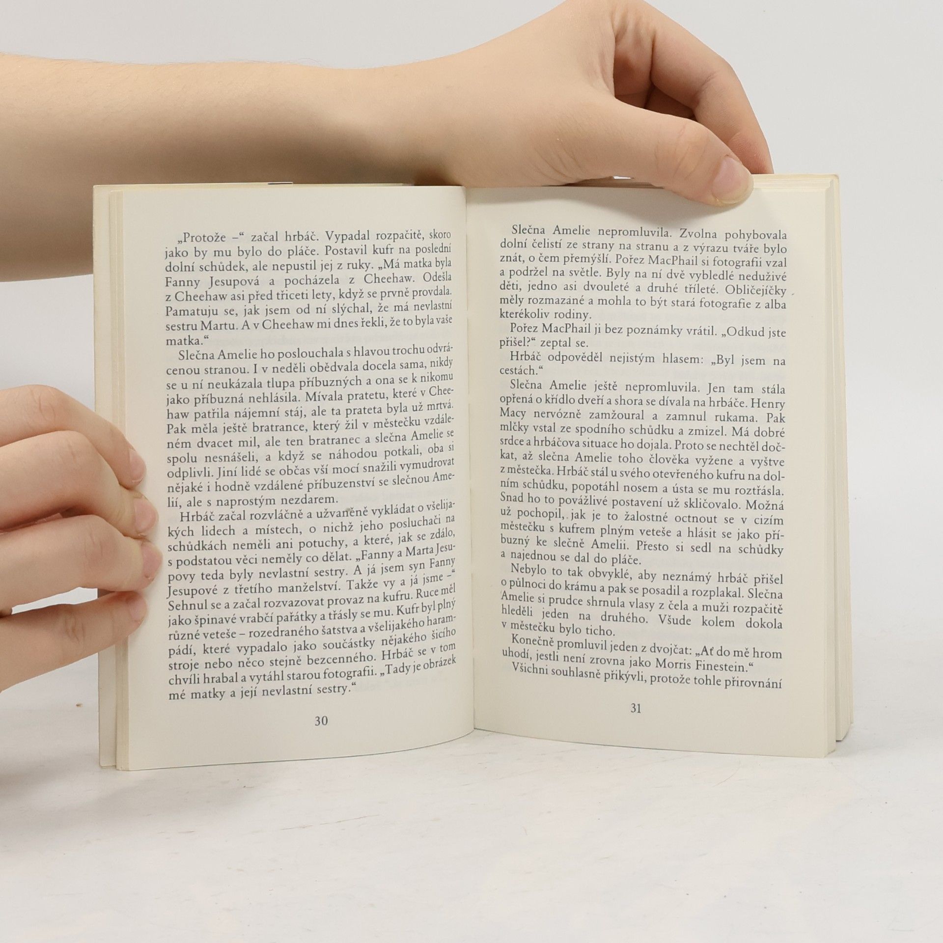 Carson McCullers Balada o smutné kavárně. Svatebčanka