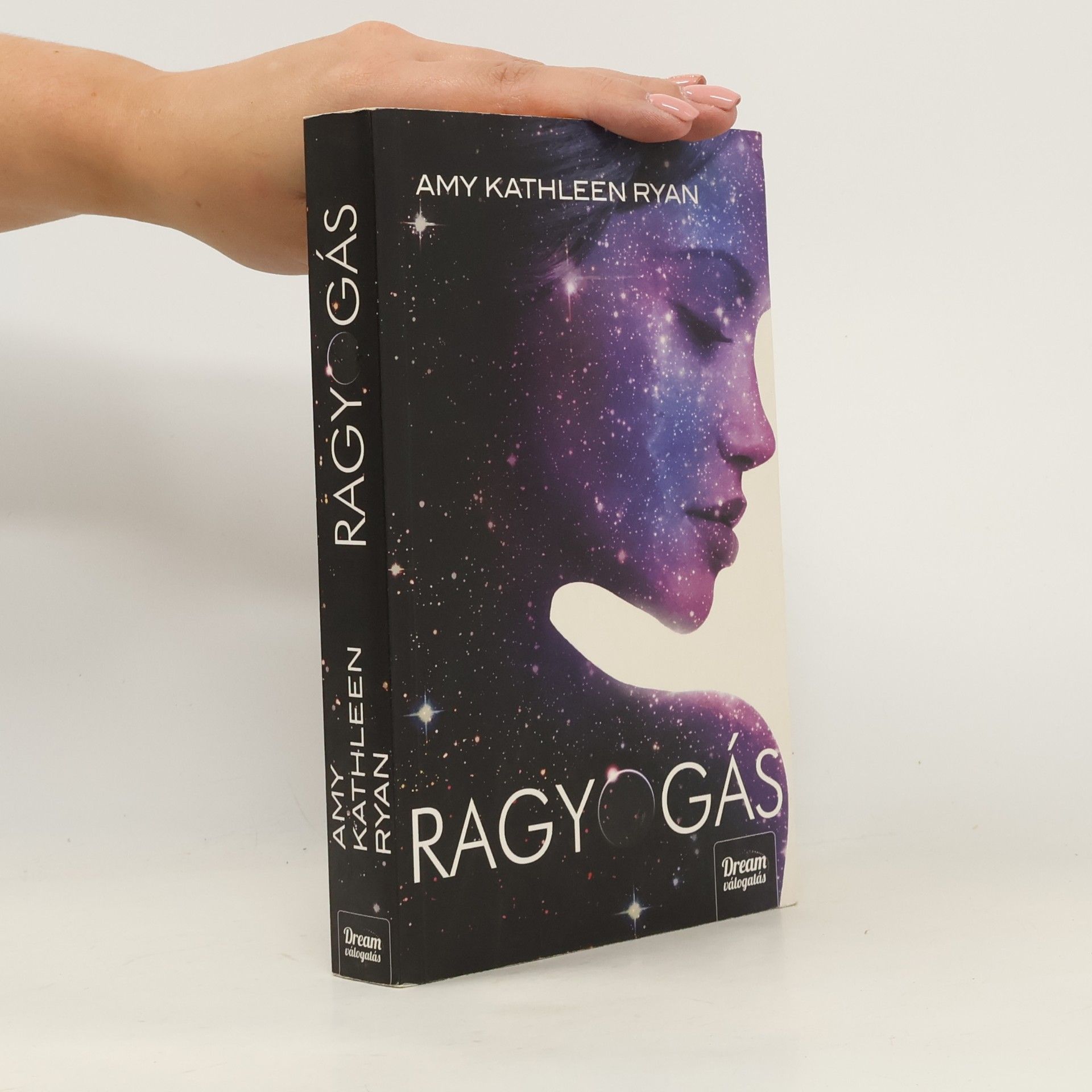 Amy Kathleen Ryan Ragyogás