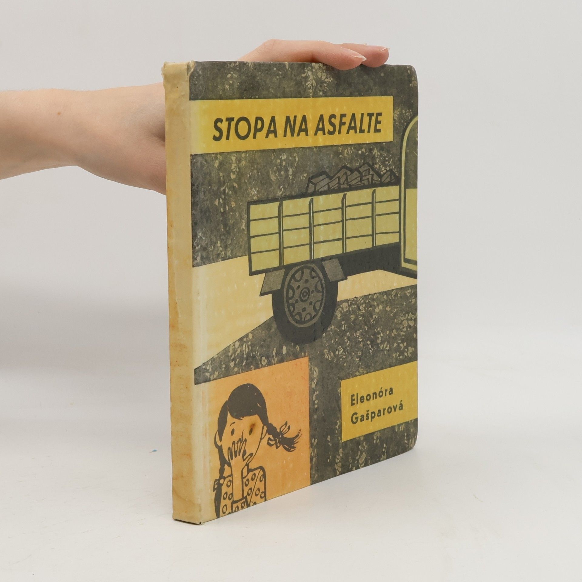 Stopa na asfalte