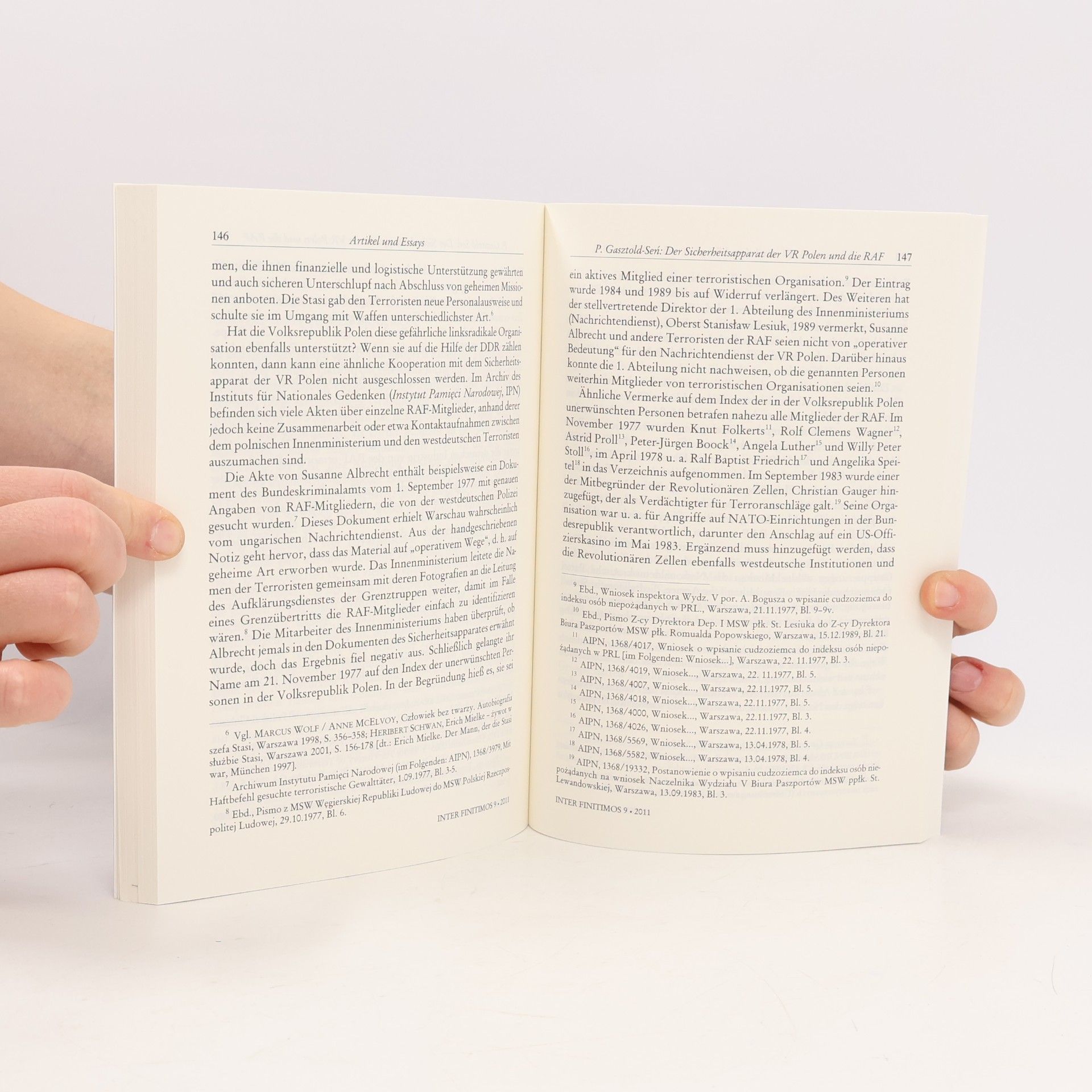 Inter Finitimos 9 (2011): Jahrbuch zur deutsch-polnischen Beziehungsgeschichte 9 (2011). Themenschwerpunkt: Fußball (Inter Finitimos. Jahrbuch zur ... Beziehungsgeschichte. Neue Folge, Band 9)