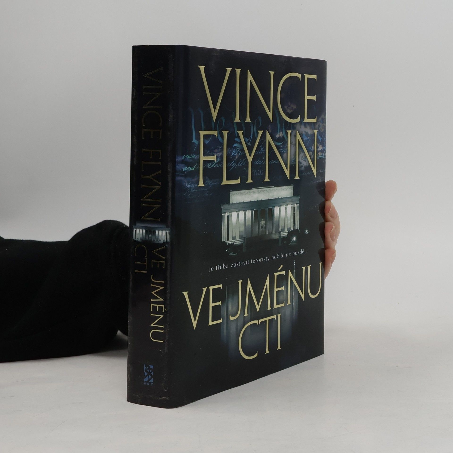 Vince Flynn Ve jménu cti