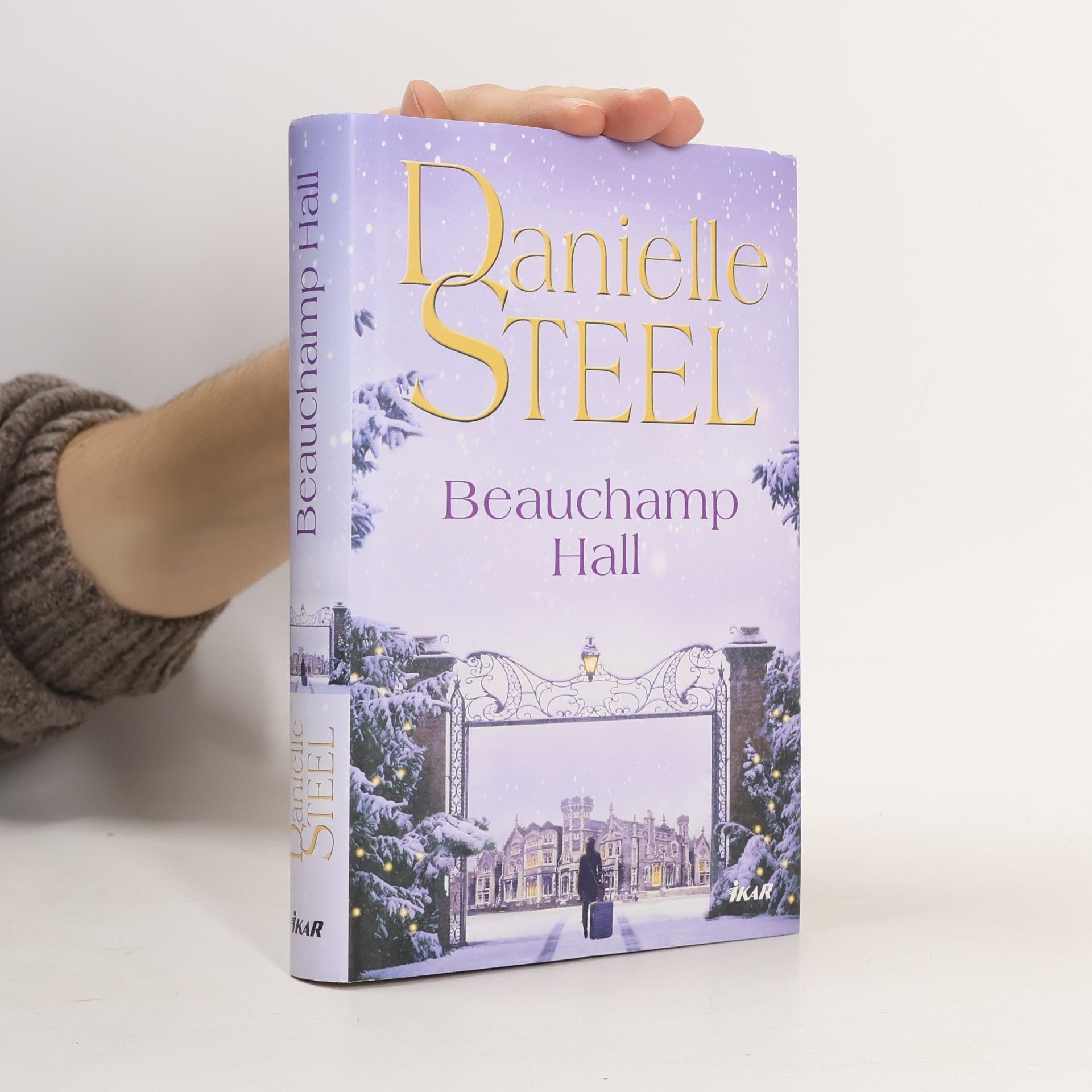 Danielle Steel Beauchamp Hall