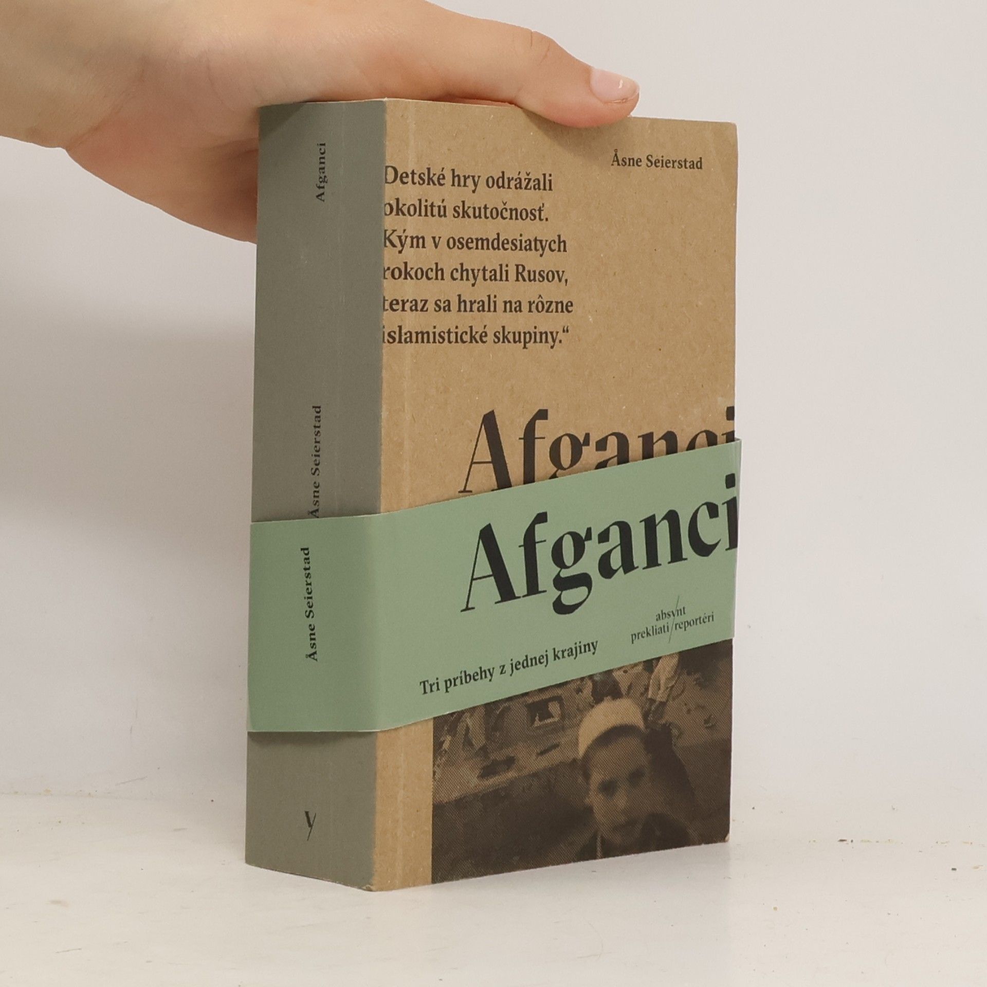 Afganci: Tri príbehy z jednej krajiny