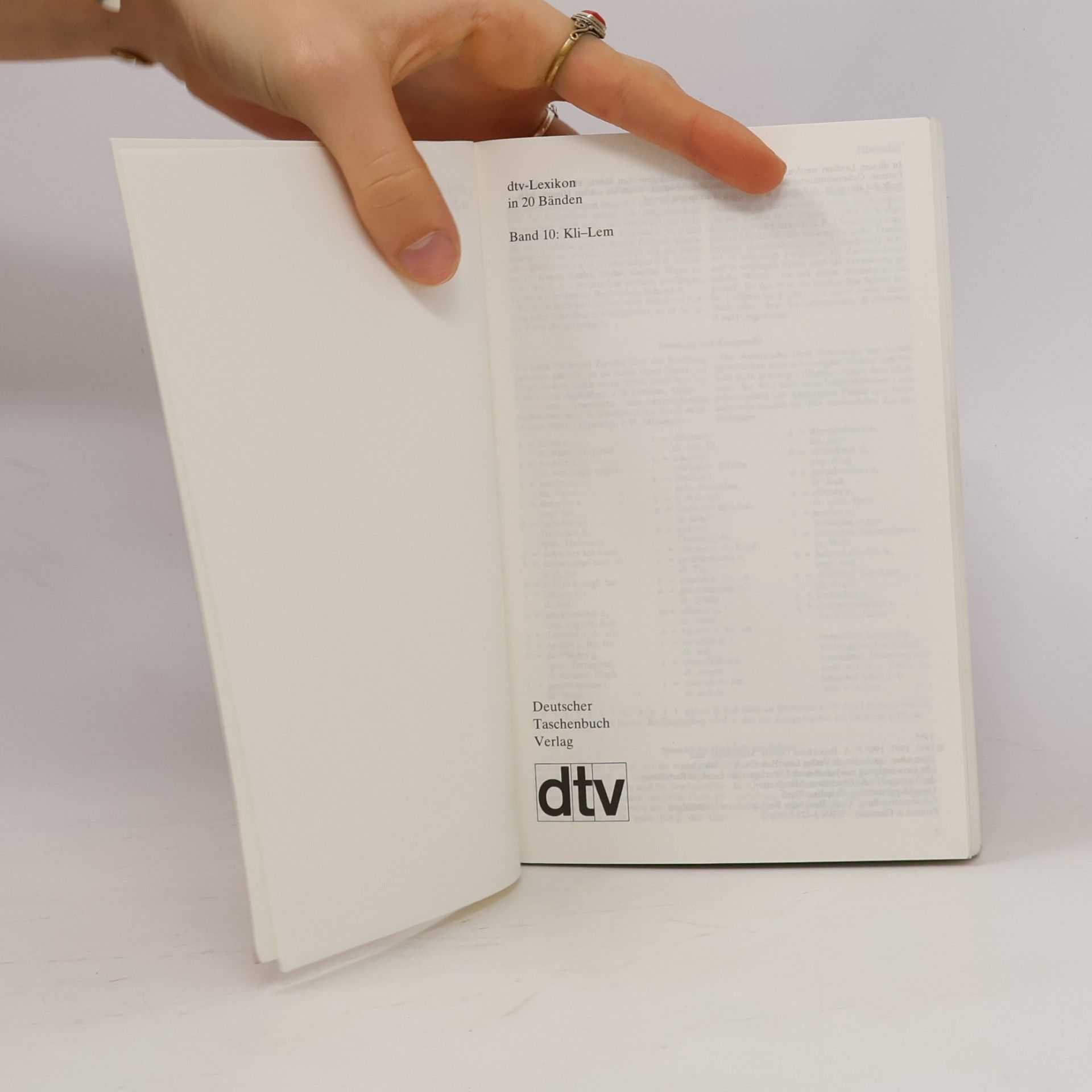 Kolektiv autorů dtv-Lexikon. Band 10
