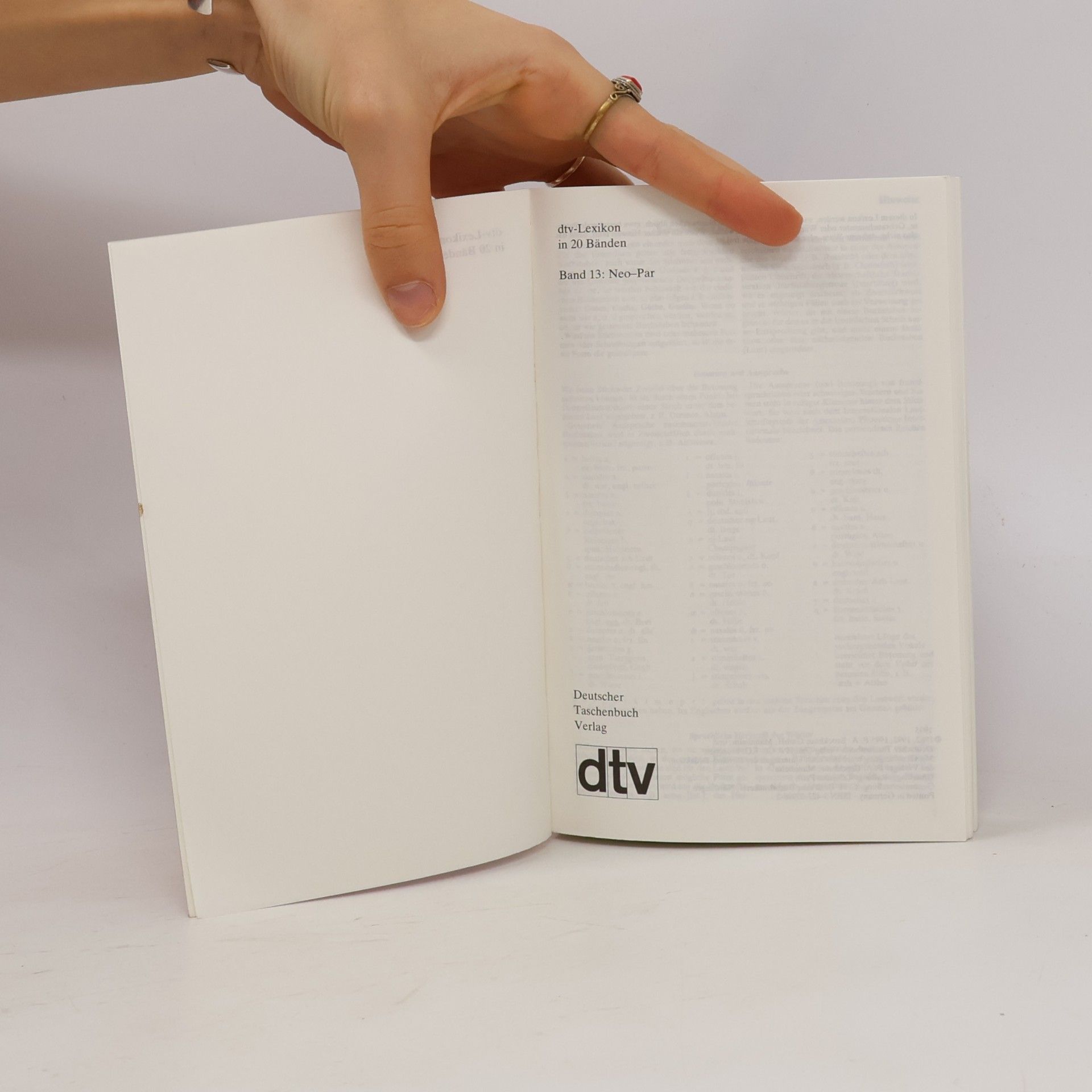 Kolektiv autorů dtv Lexikon. Band 13