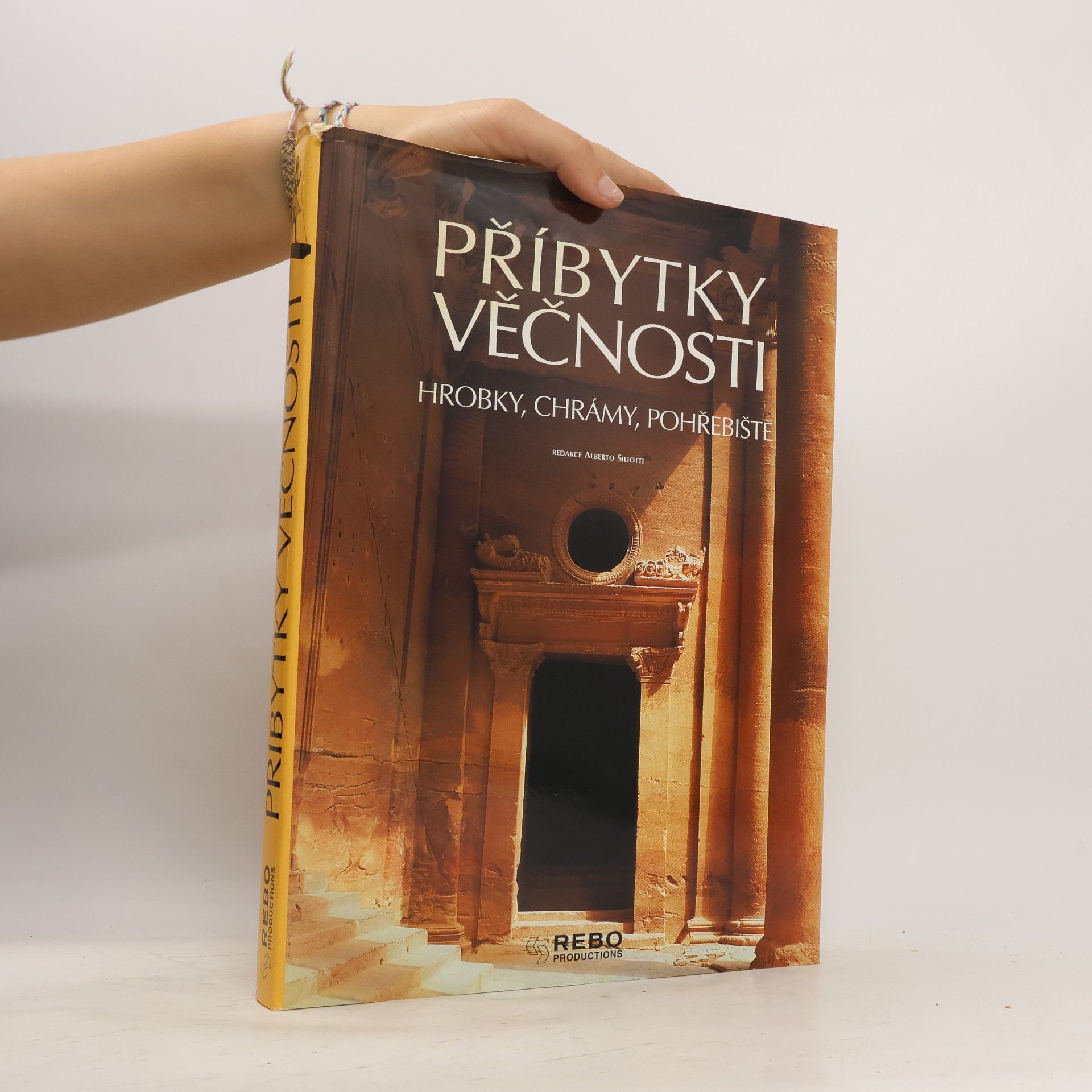 Příbytky věčnosti. Hrobky, chrámy, pohřebiště