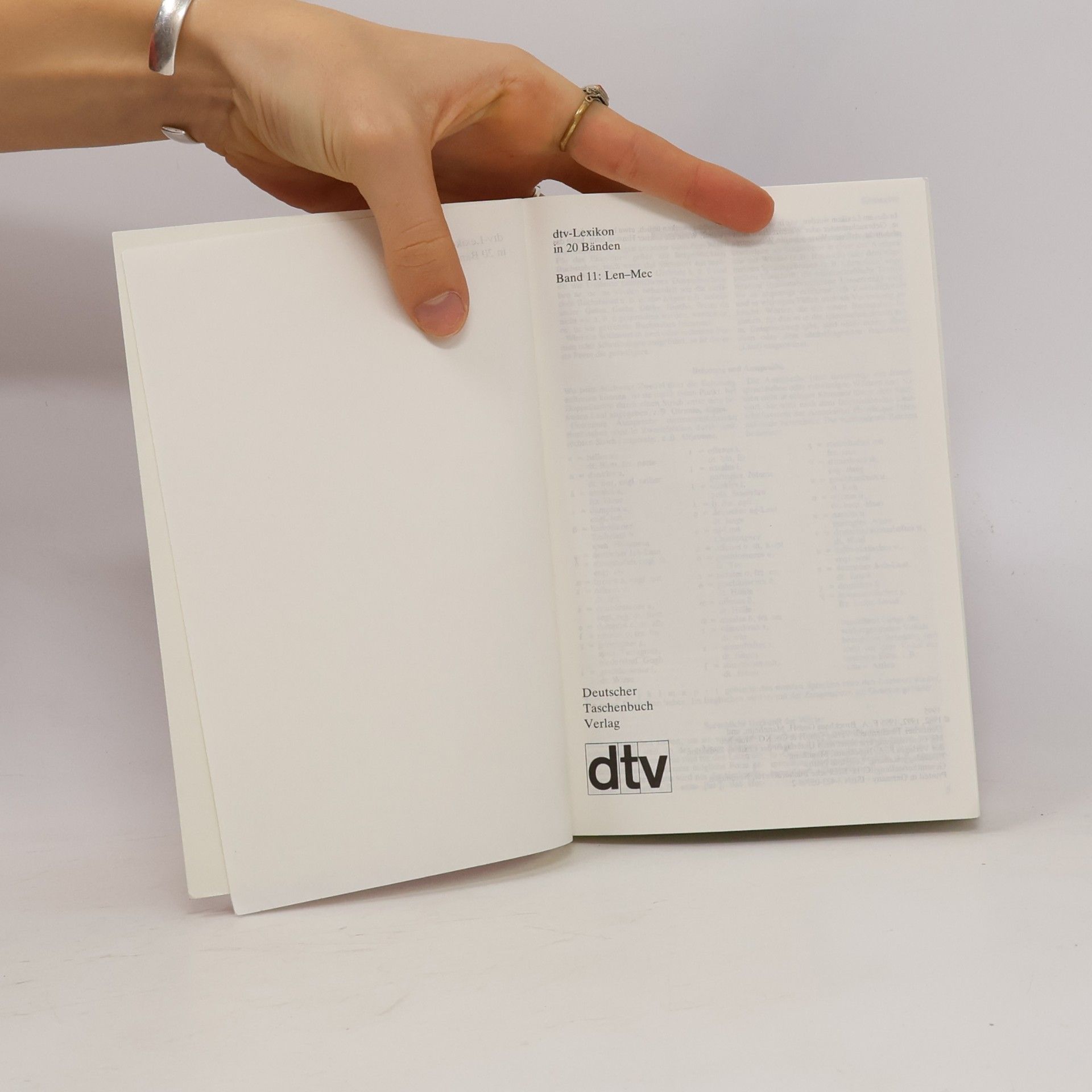 Kolektiv autorů dtv Lexikon. Band 11