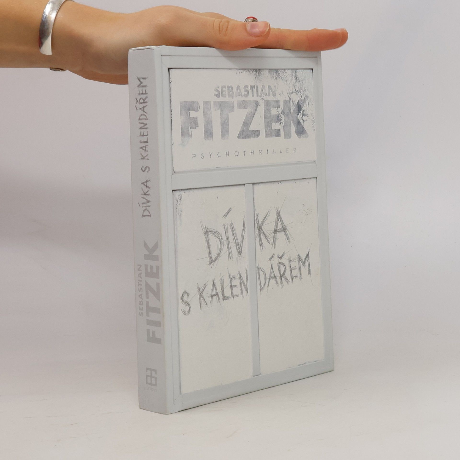 Dívka s kalendářem