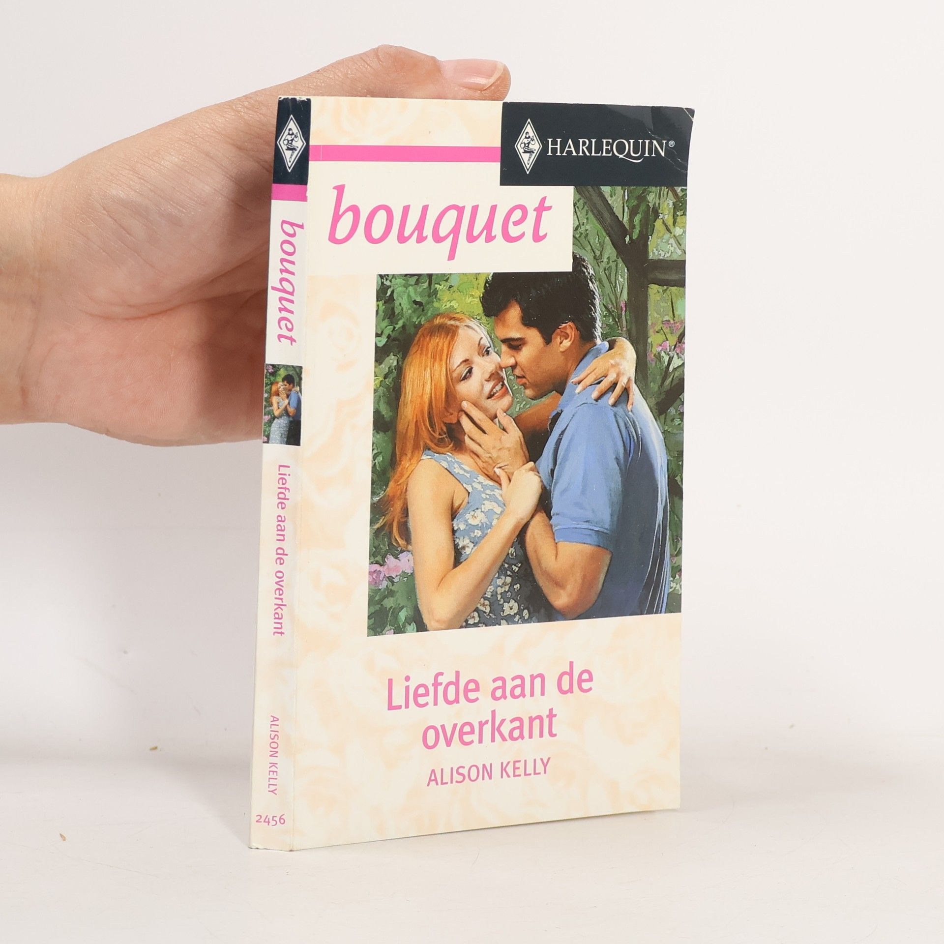 Bouquet - 2456: Liefde aan de overkant