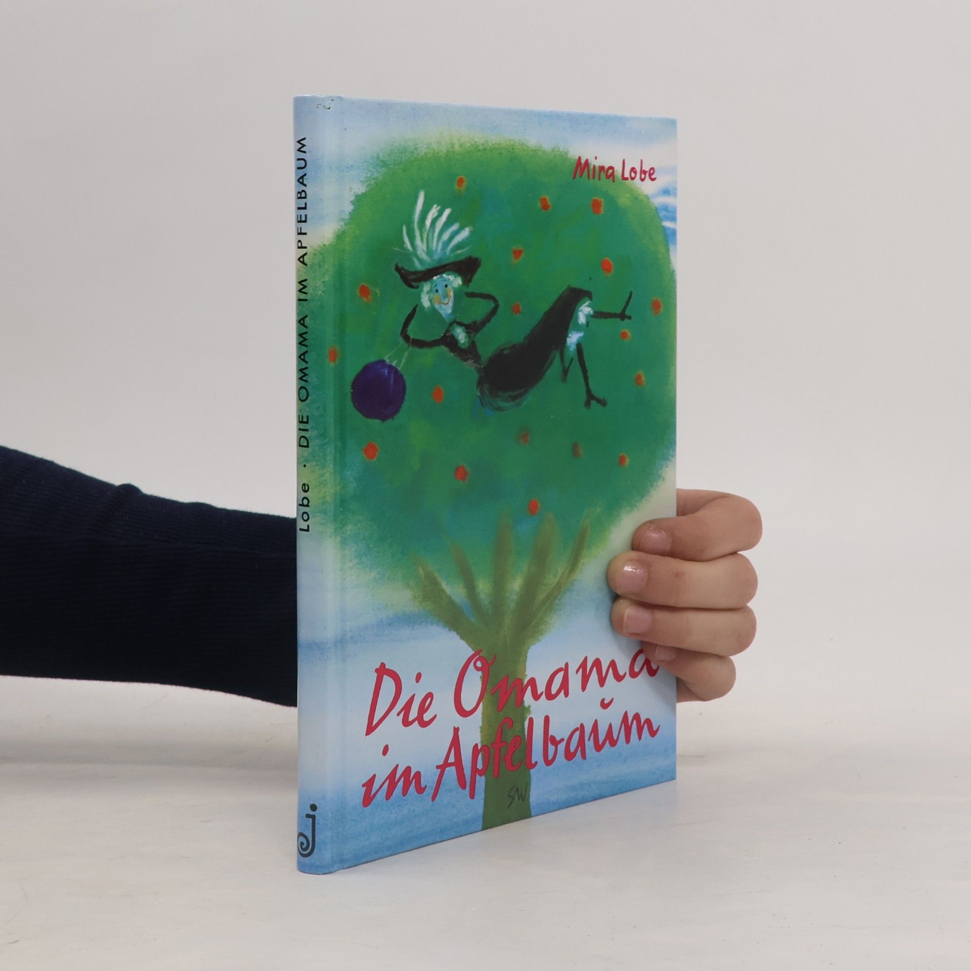 Die Omama im Apfelbaum