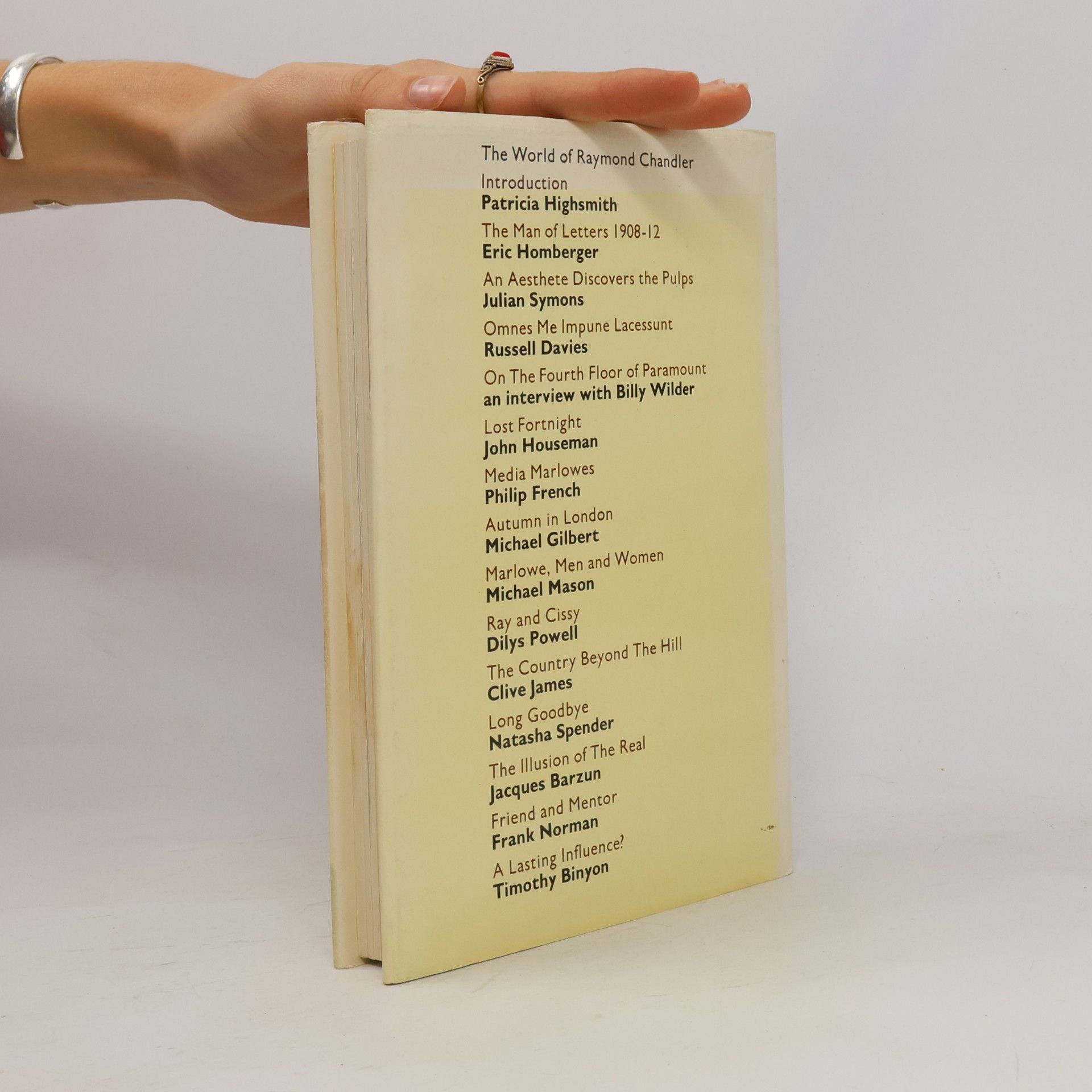 Miriam Gross The World of Raymond Chandler