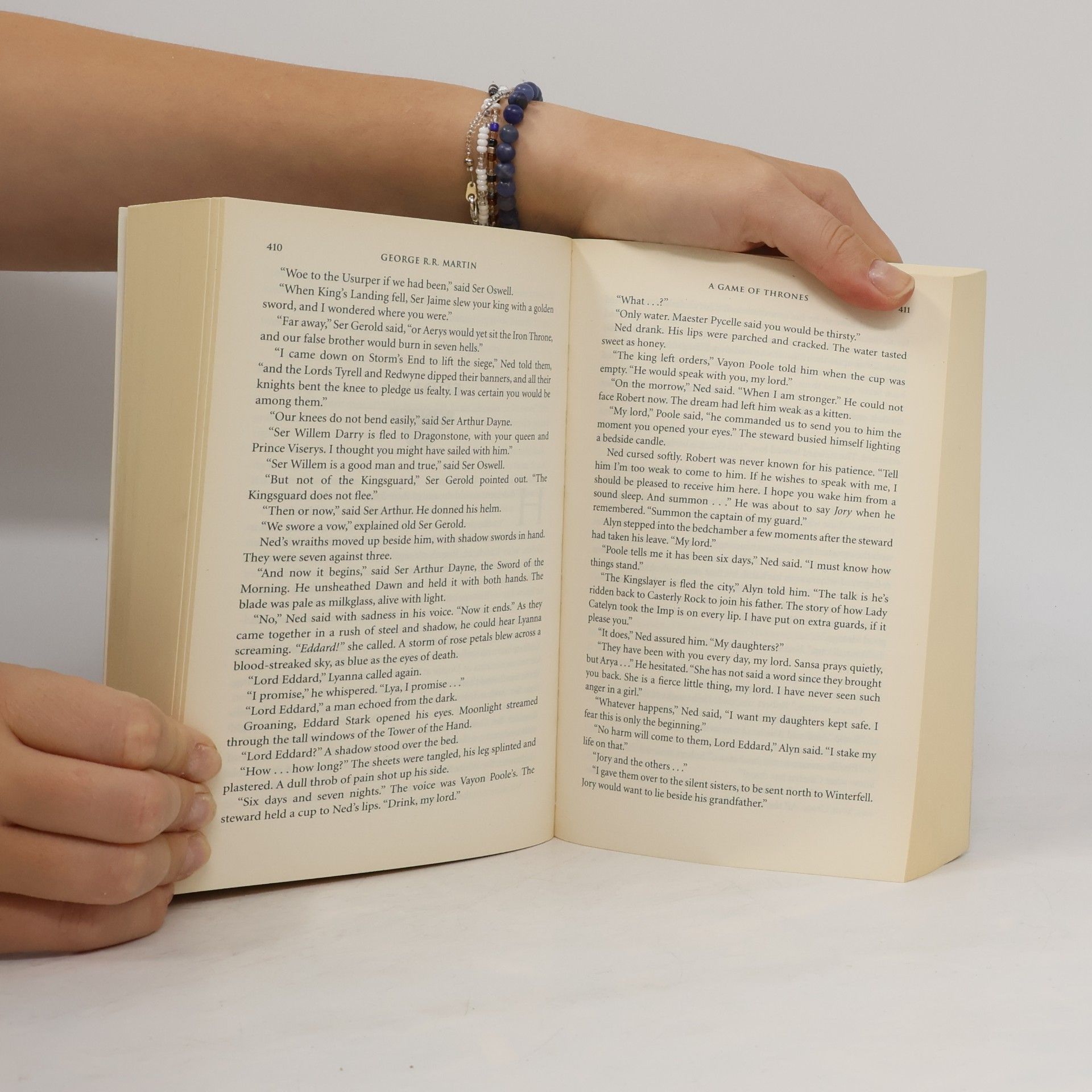 George R. R. Martin A Game of Thrones : Book one of A song of ice and fire