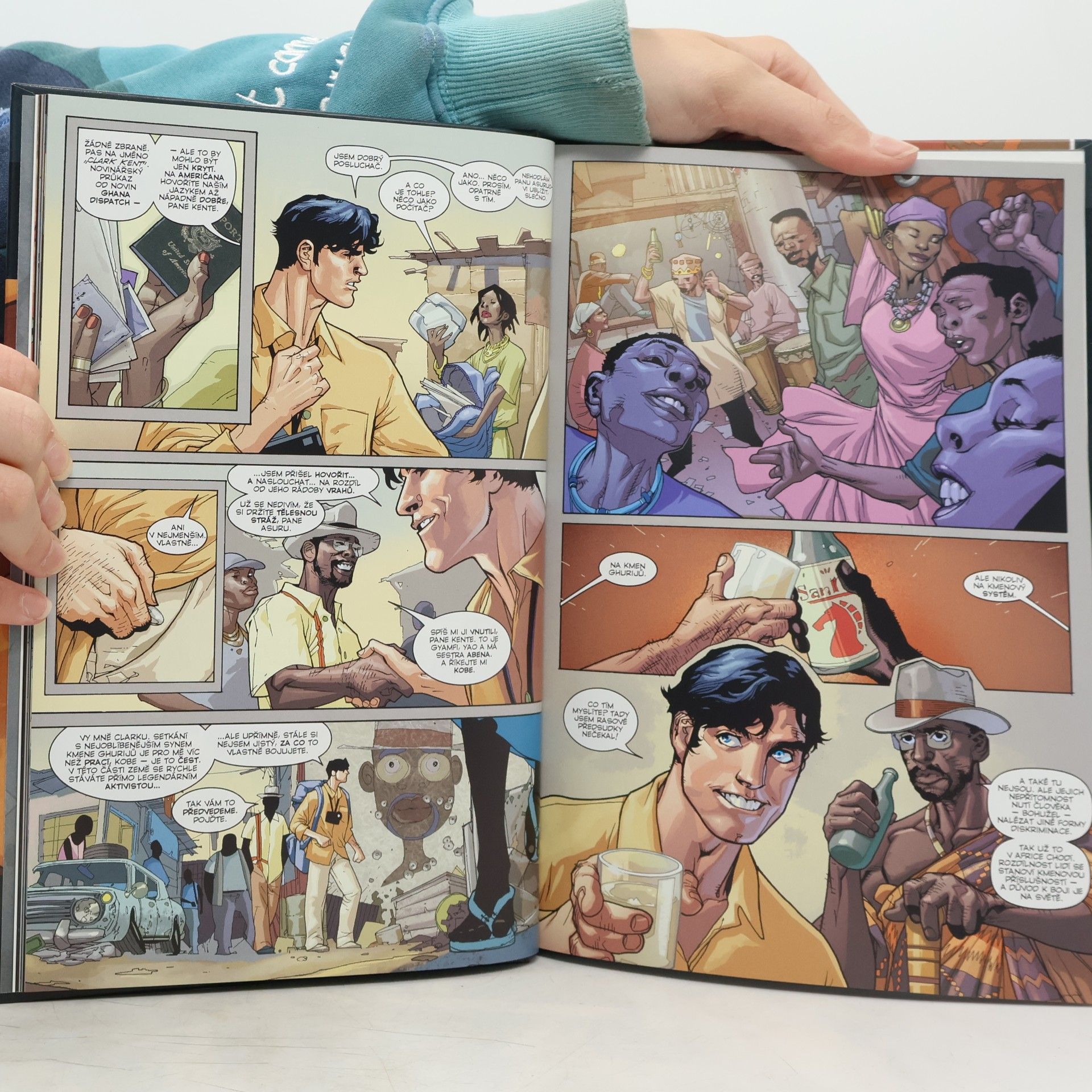 Various authors Superman. Odkaz, kniha první