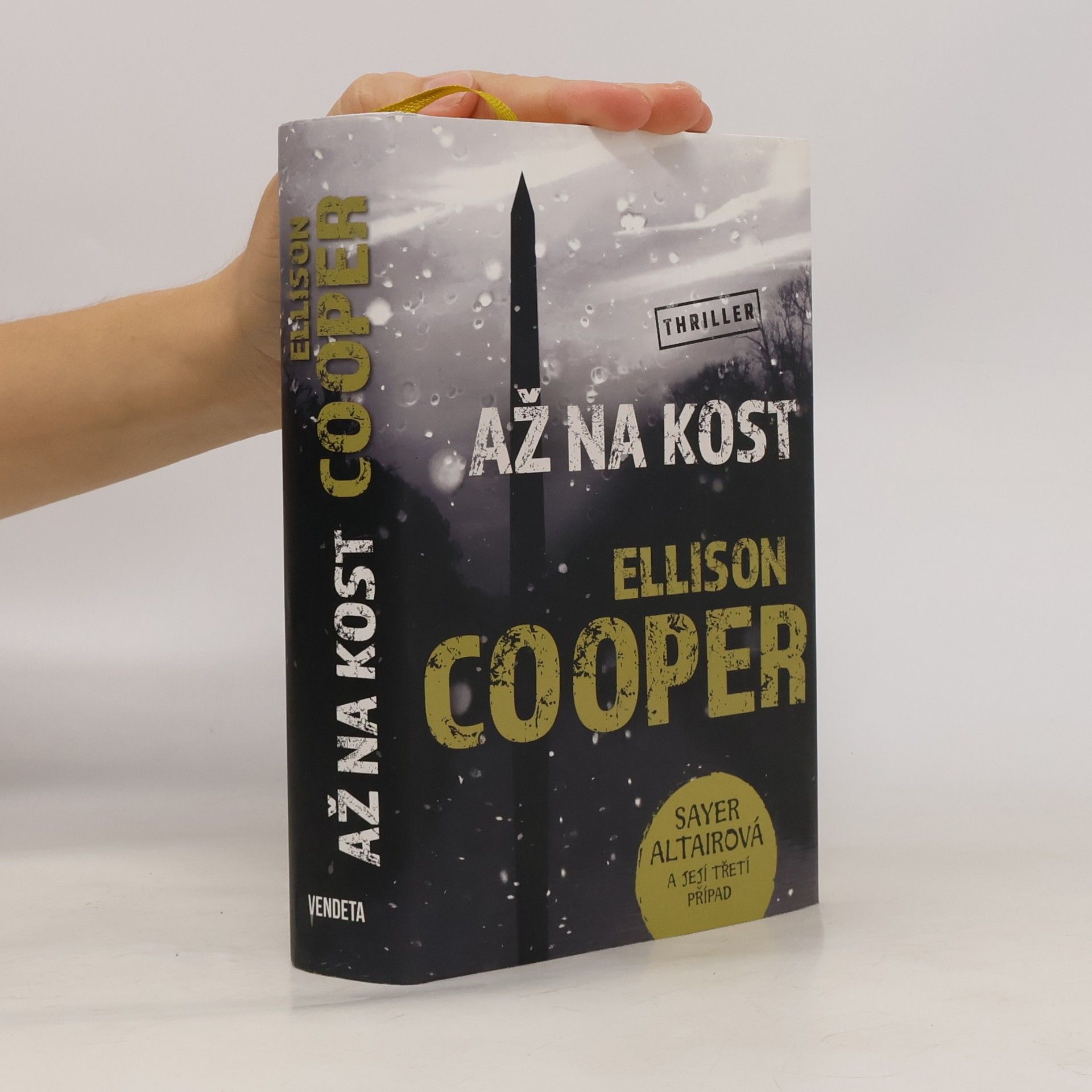 Ellison Cooper Až na kost