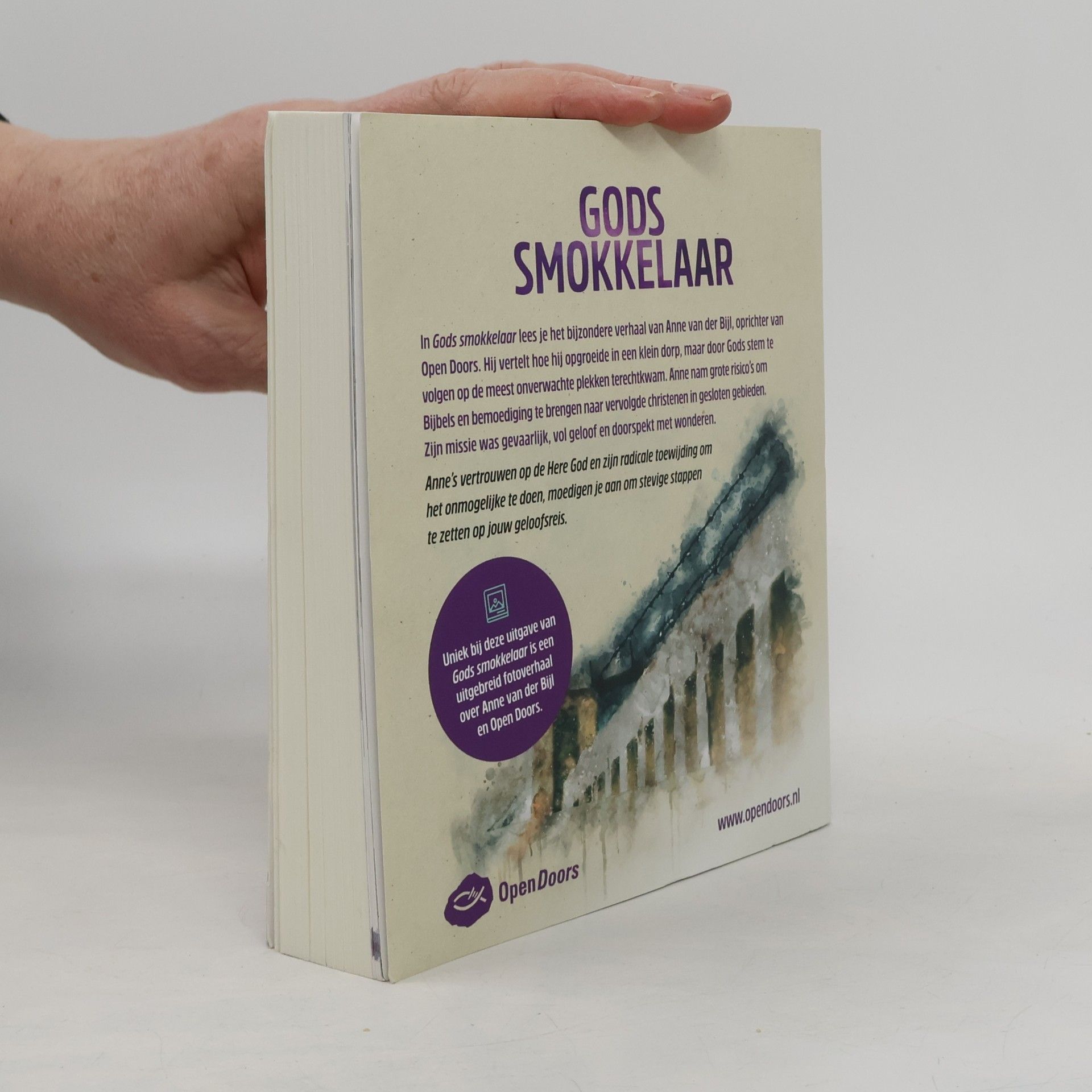 Anne van der Bijl Gods smokkelaar