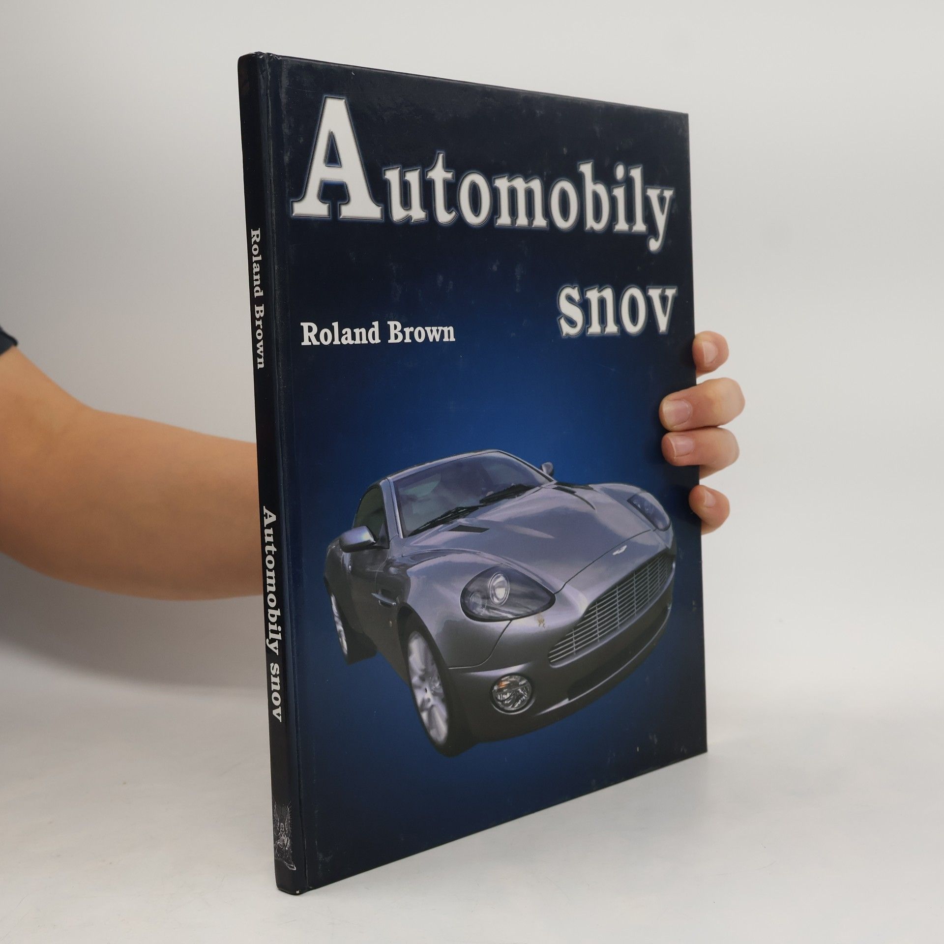 Automobily snov
