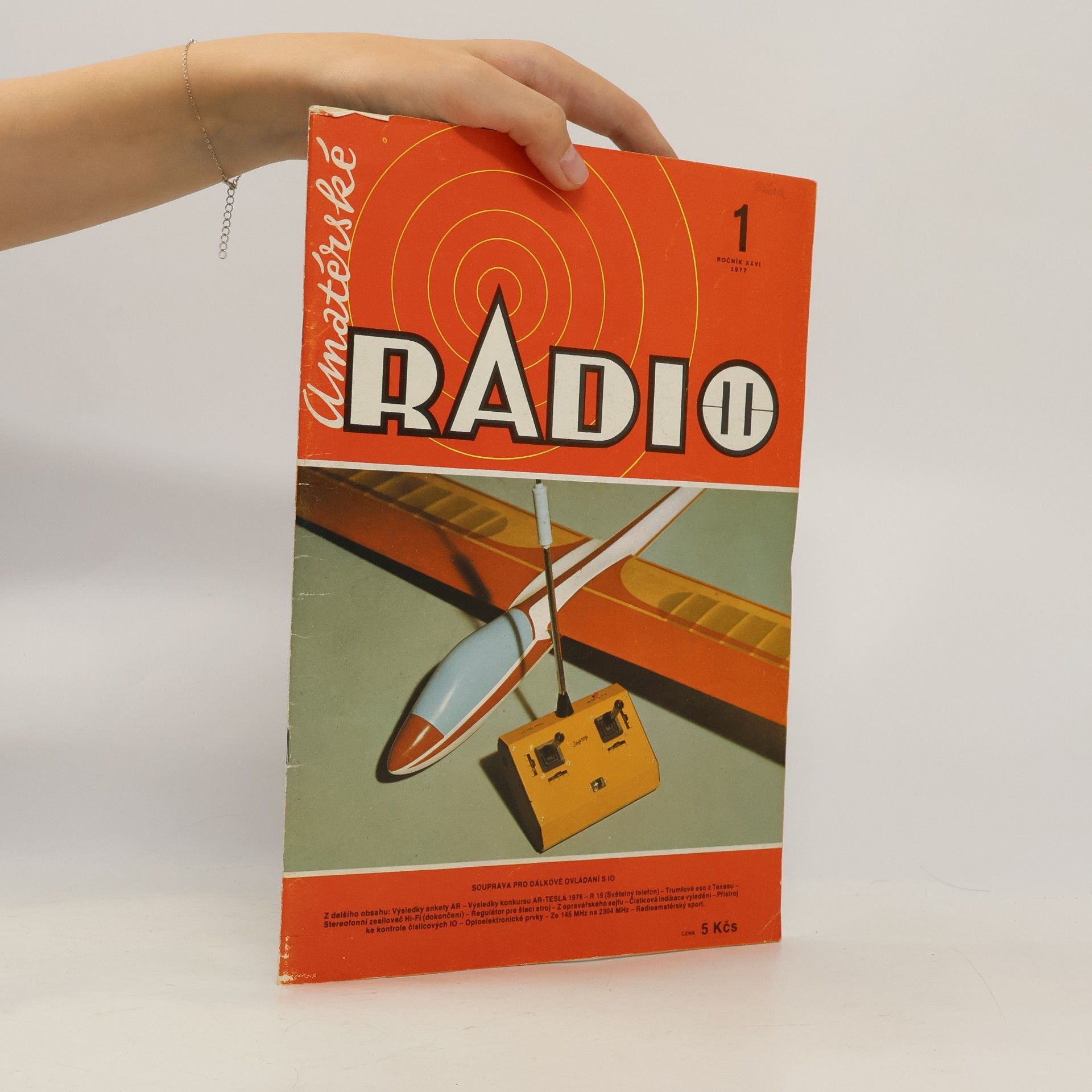 Kolektiv autorů Amatérské rádio 1/1977