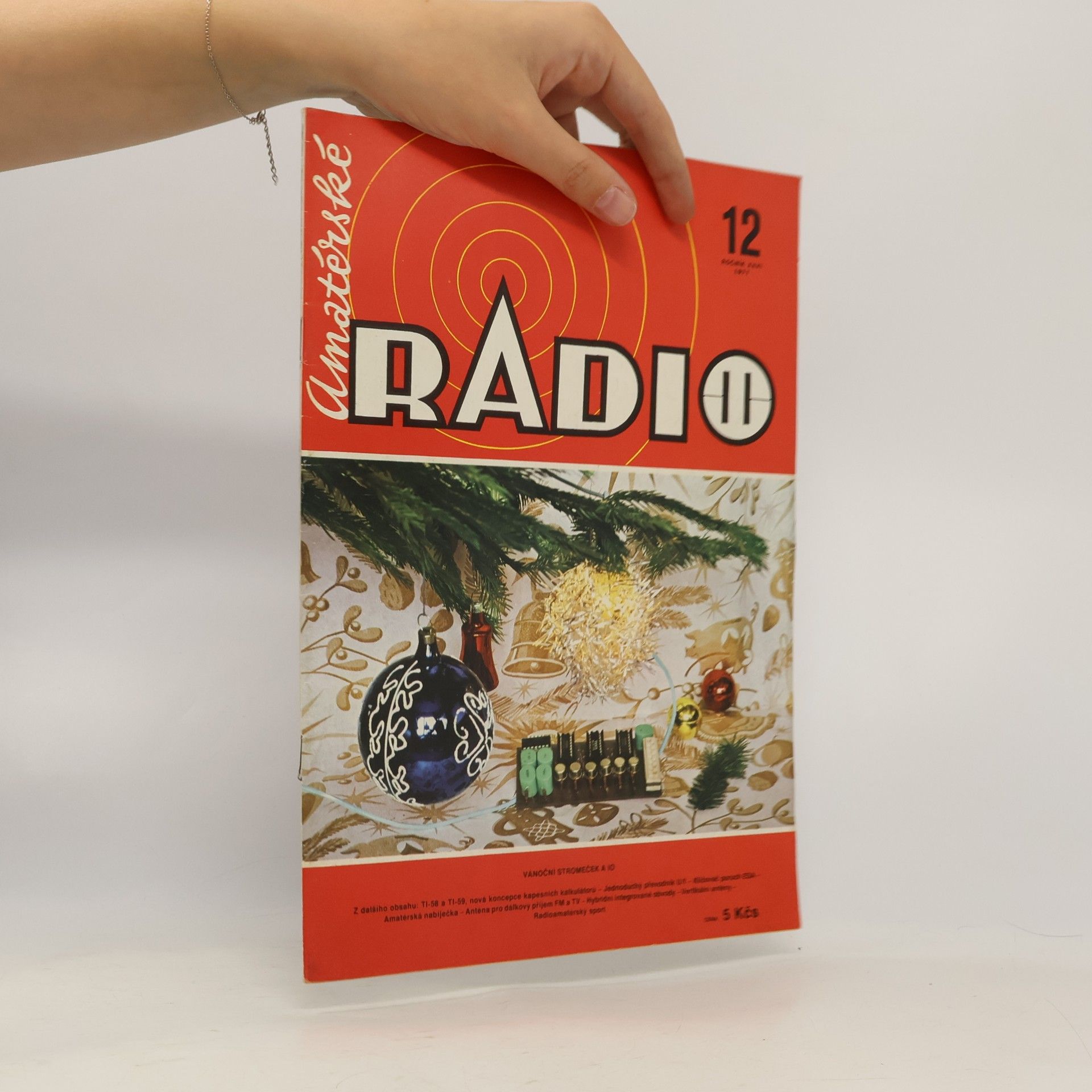 Kolektiv autorů Amatérské radio 12/1977