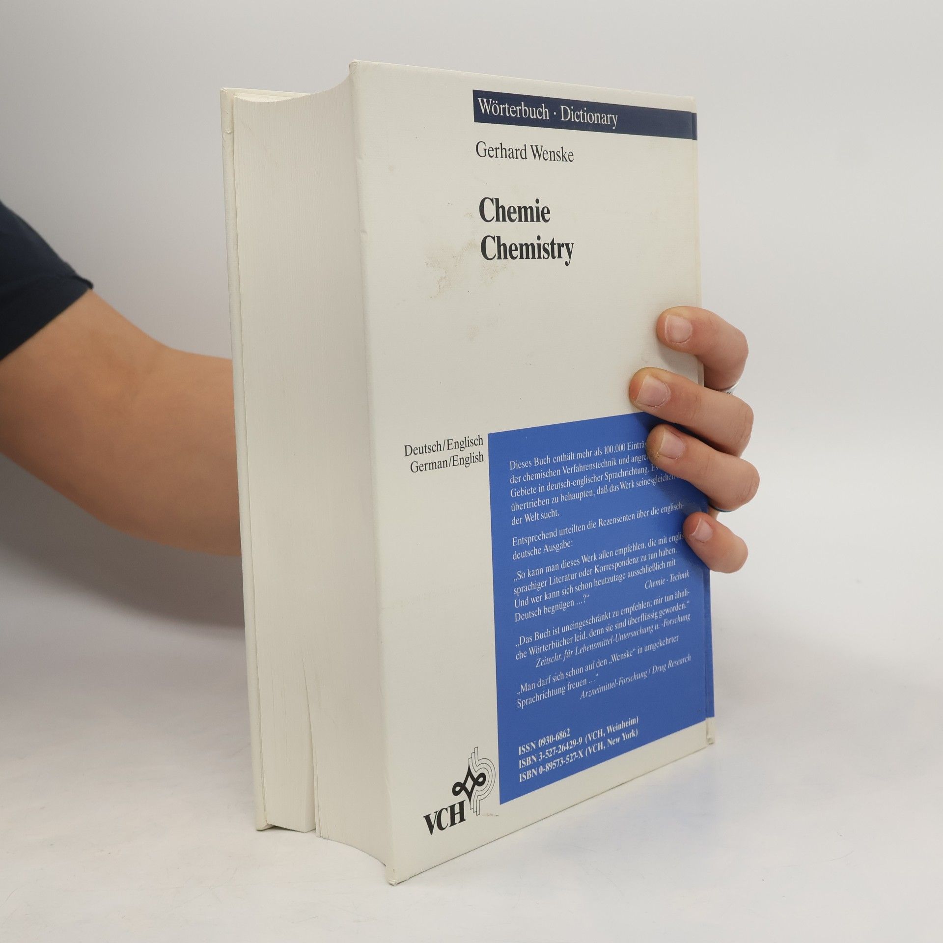 Gerhard Wenske parat: Wörterbuch Chemie. Dictionary of Chemistry