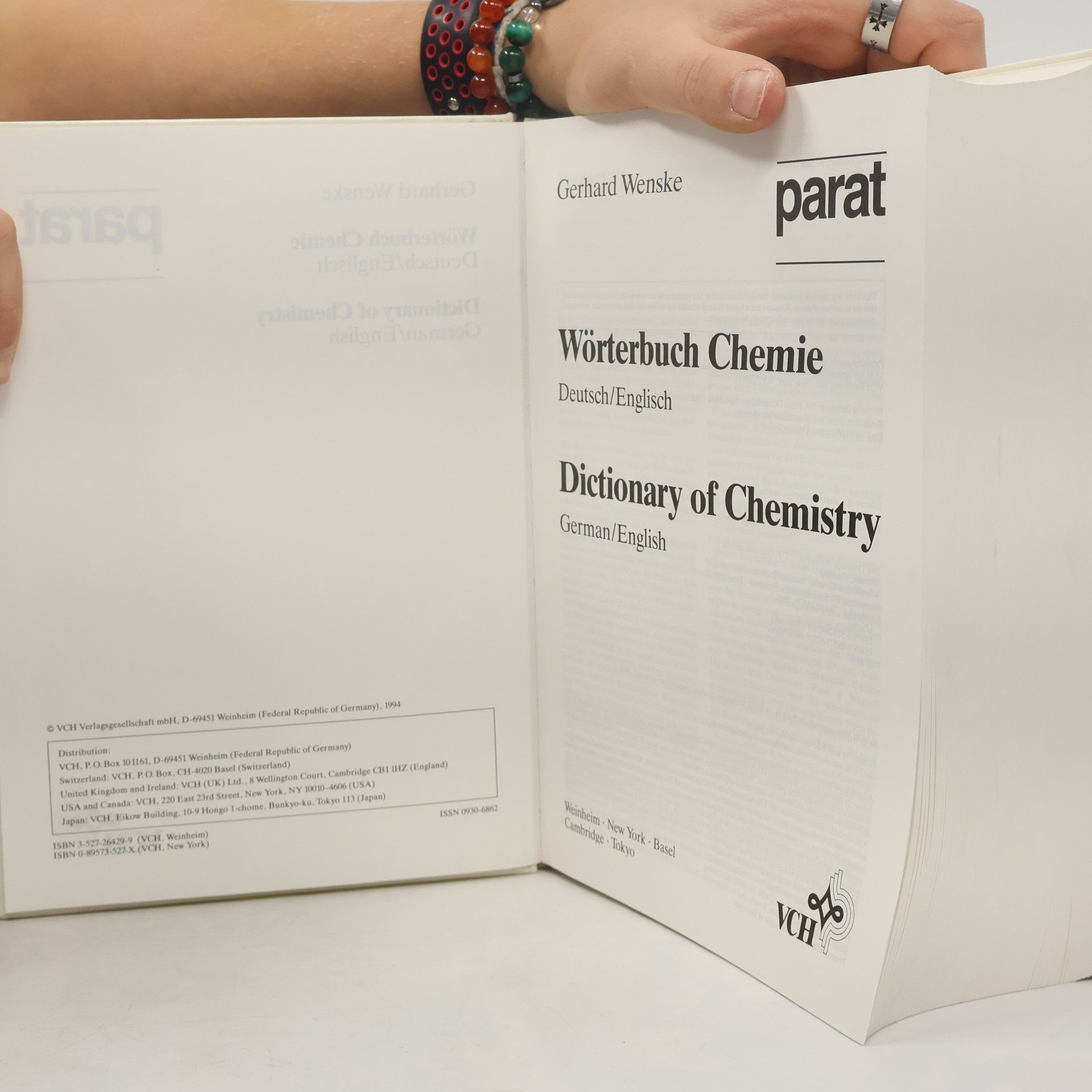 Gerhard Wenske parat: Wörterbuch Chemie. Dictionary of Chemistry