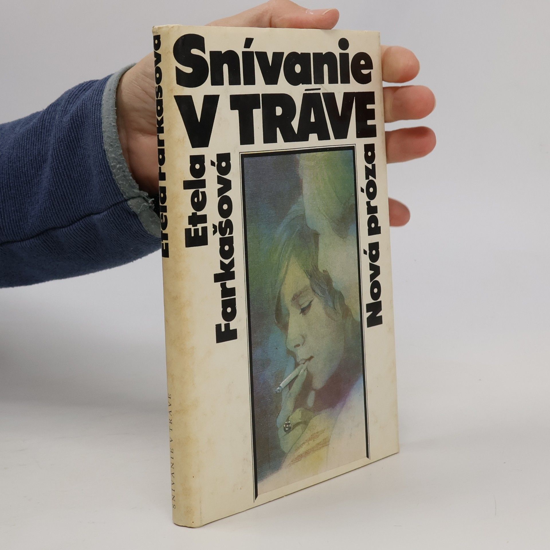 Snívanie v tráve