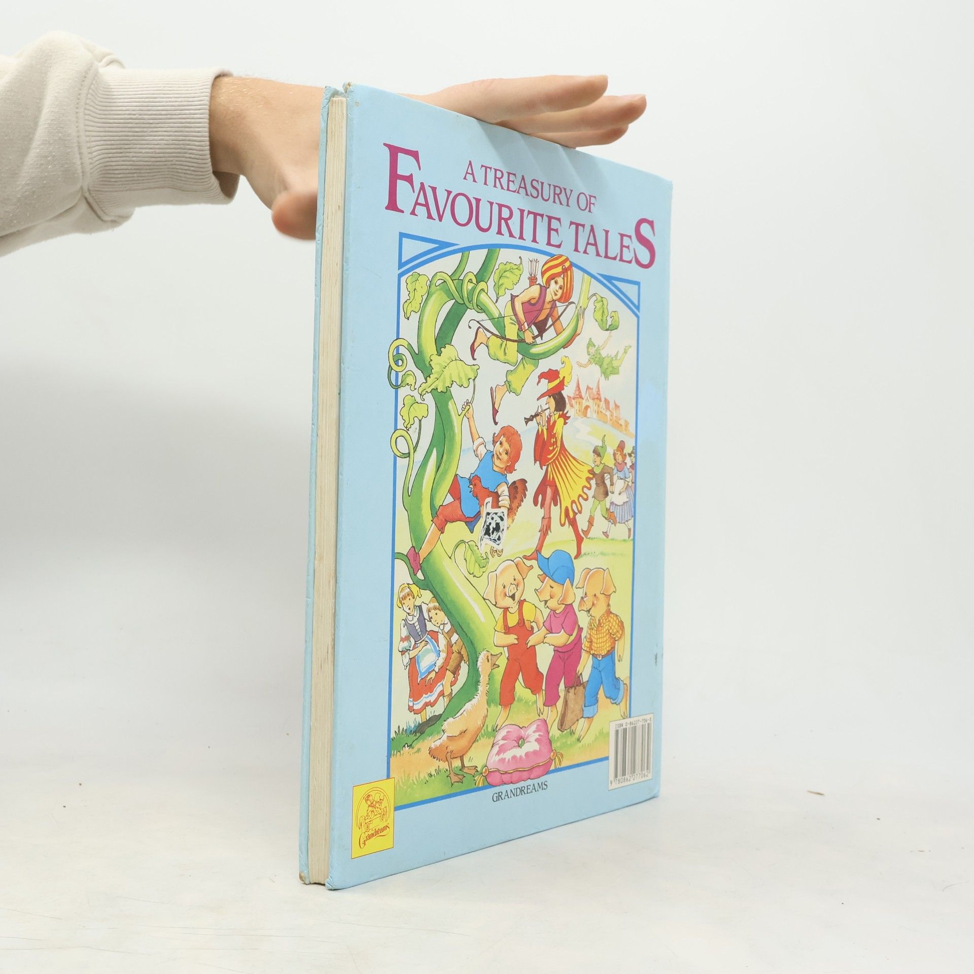 Ann McKie A Treasury of Favourite Tales