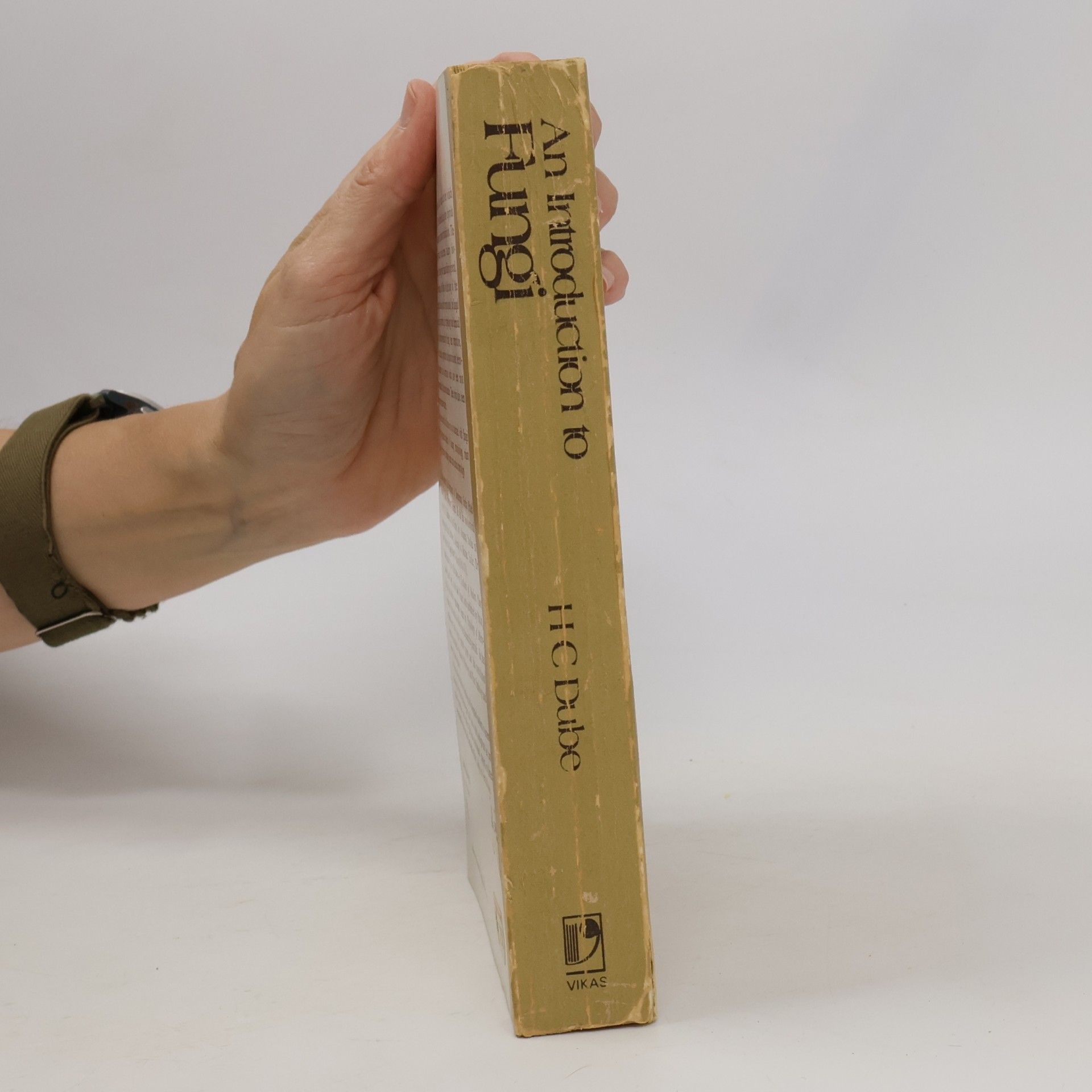 H. C. Dube An Introduction to Fungi