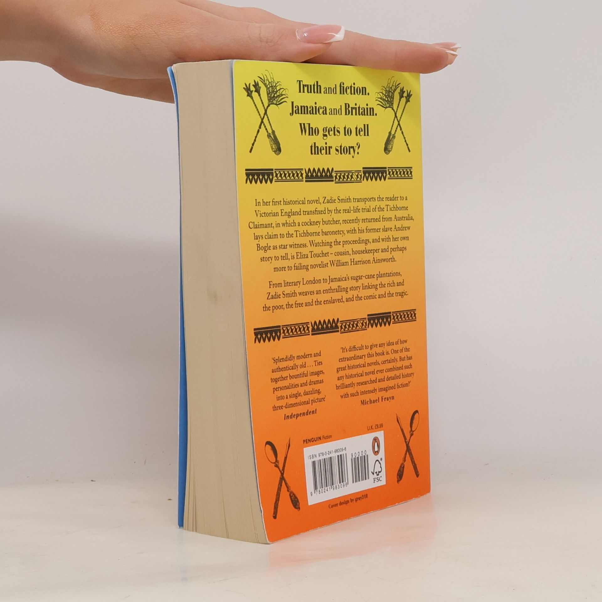 Zadie Smith The Fraud: The Instant Sunday Times Bestseller