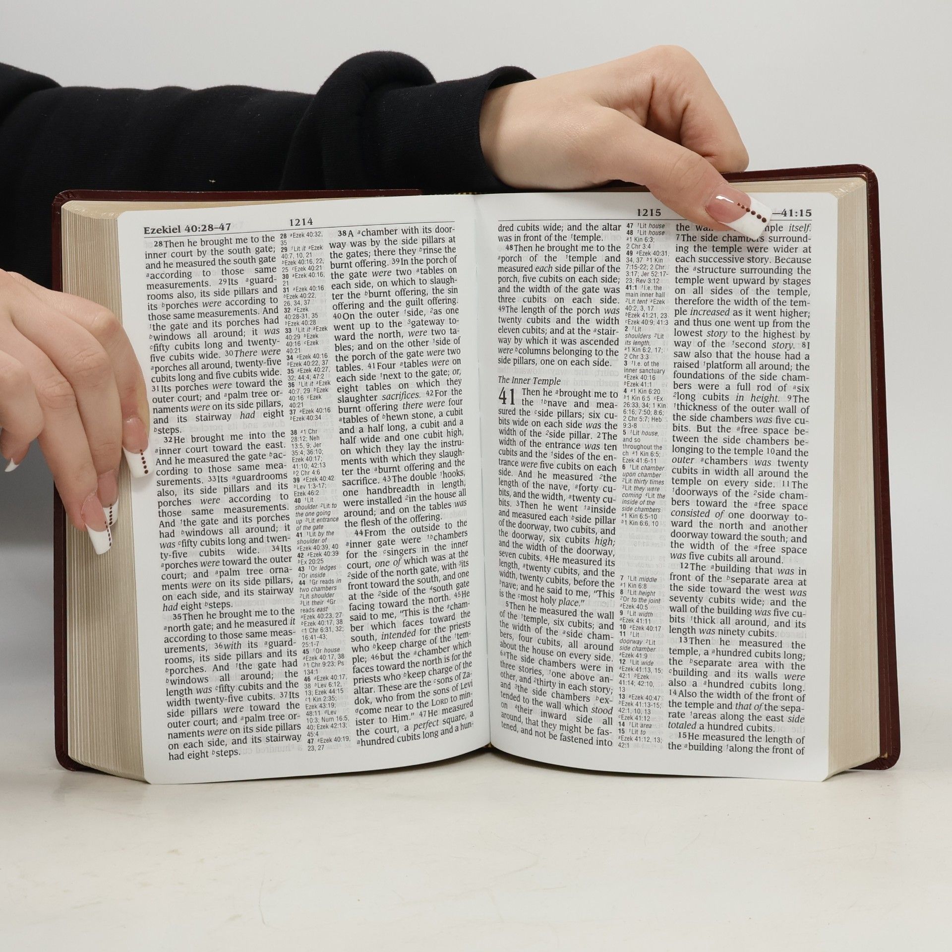 NASB Giant Print Reference Bible