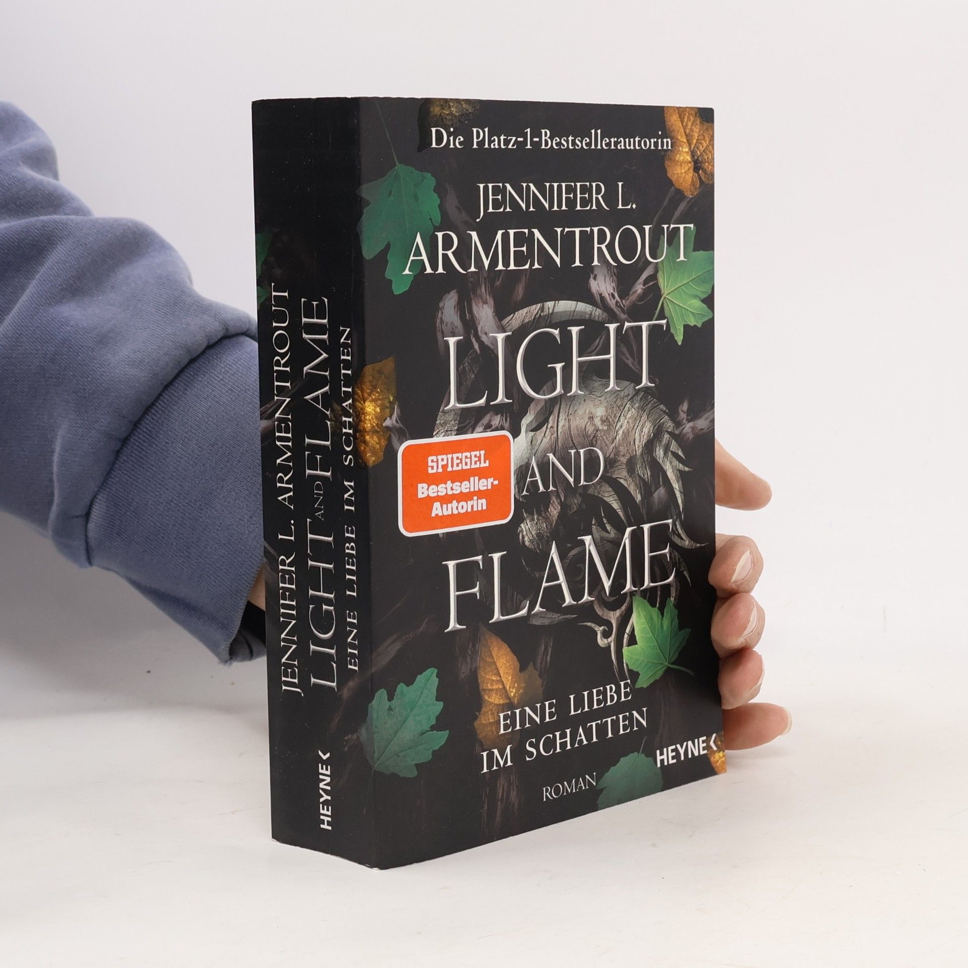 Light and Flame – Eine Liebe im Schatten