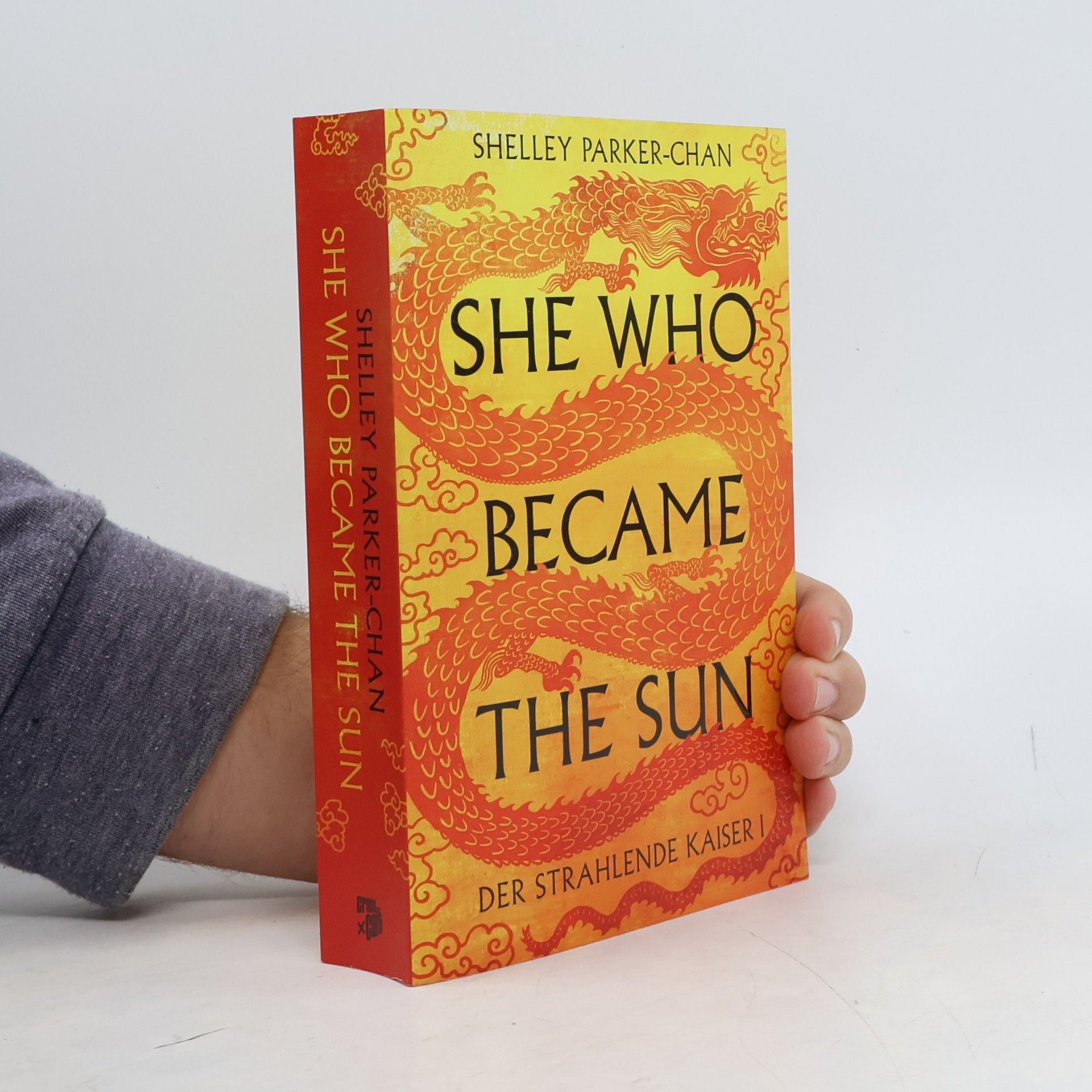 She Who Became the Sun. Der strahlende Kaiser I