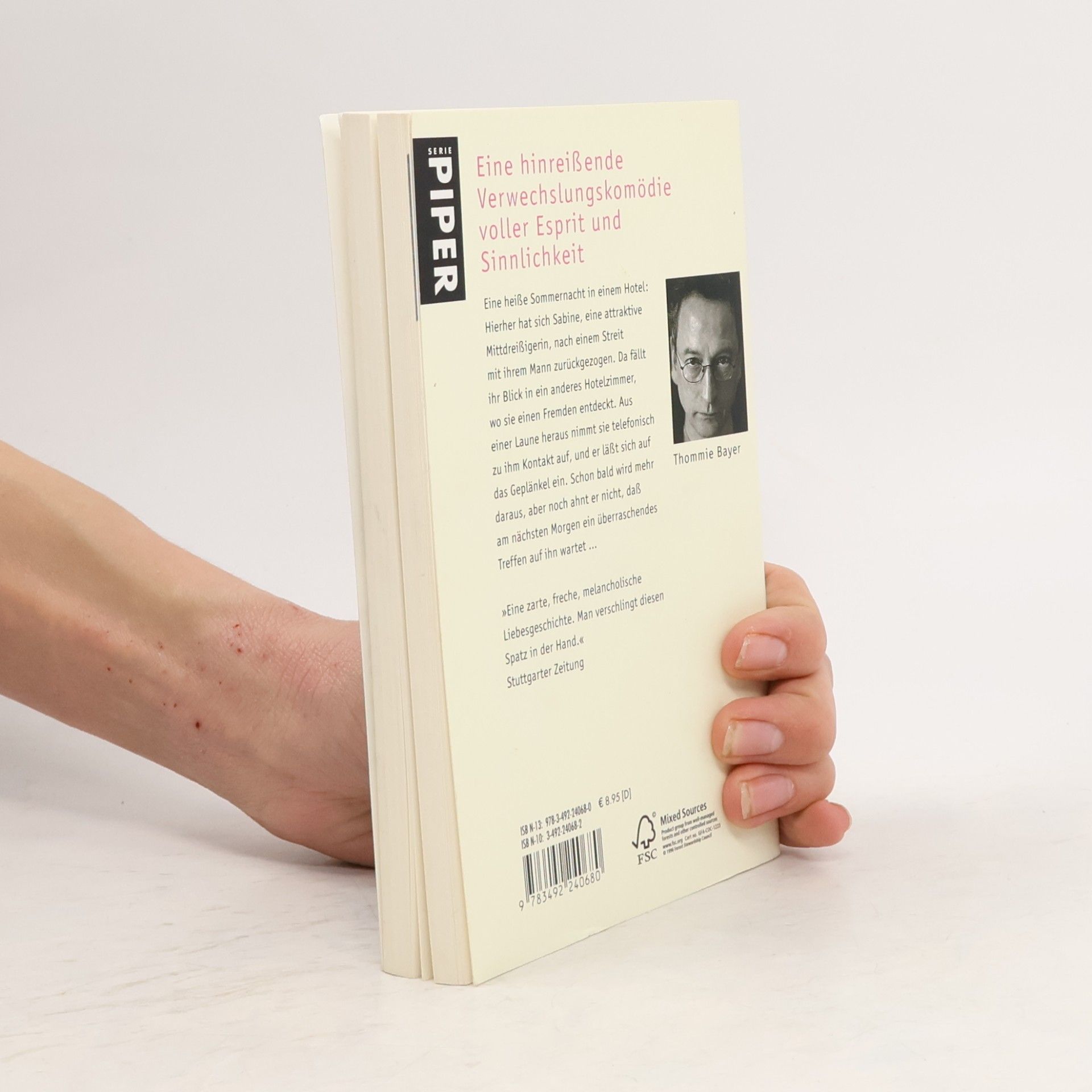 Thommie Bayer Spatz in der Hand