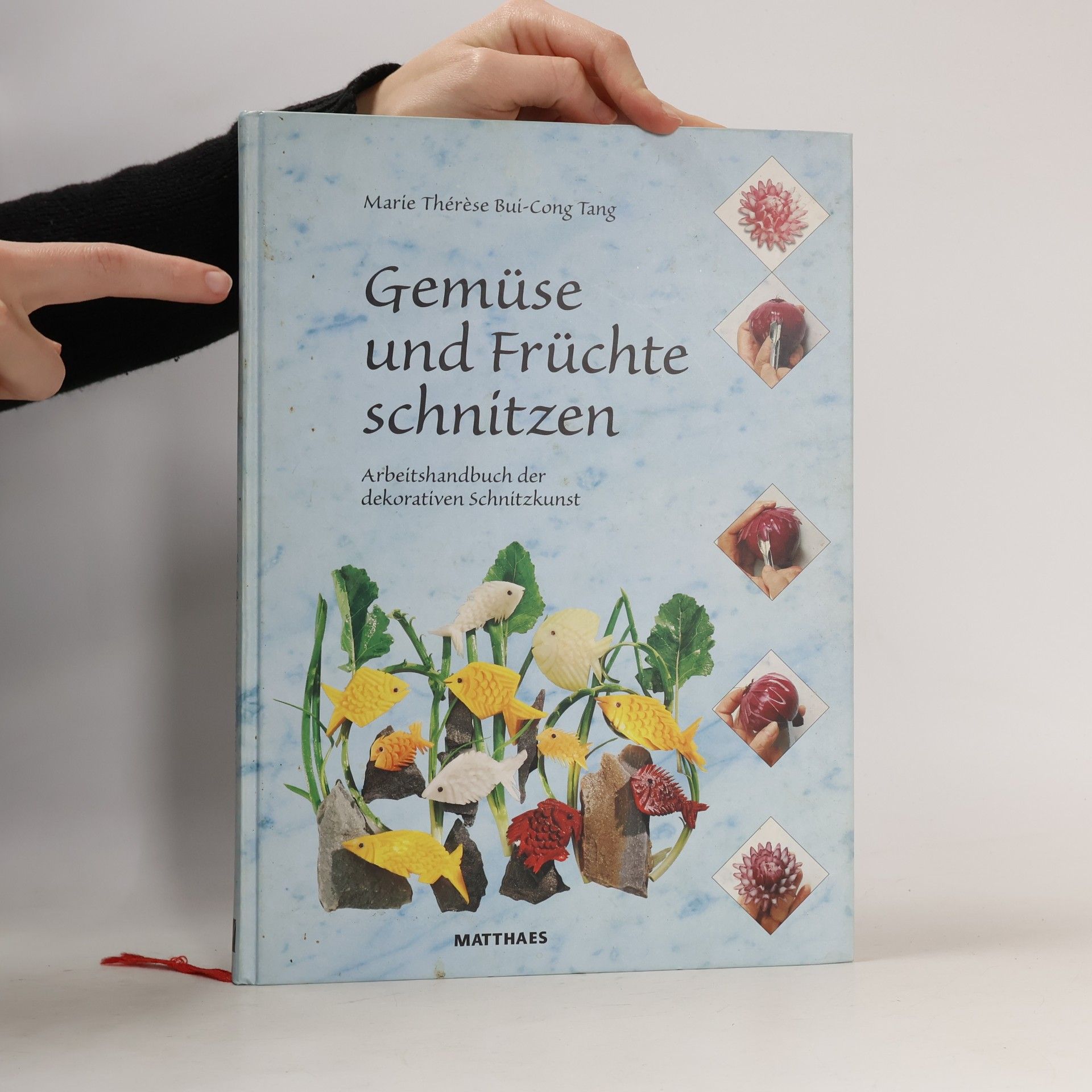 Marie Thérèse Bui-Cong Tang Gemüse und Früchte schnitzen
