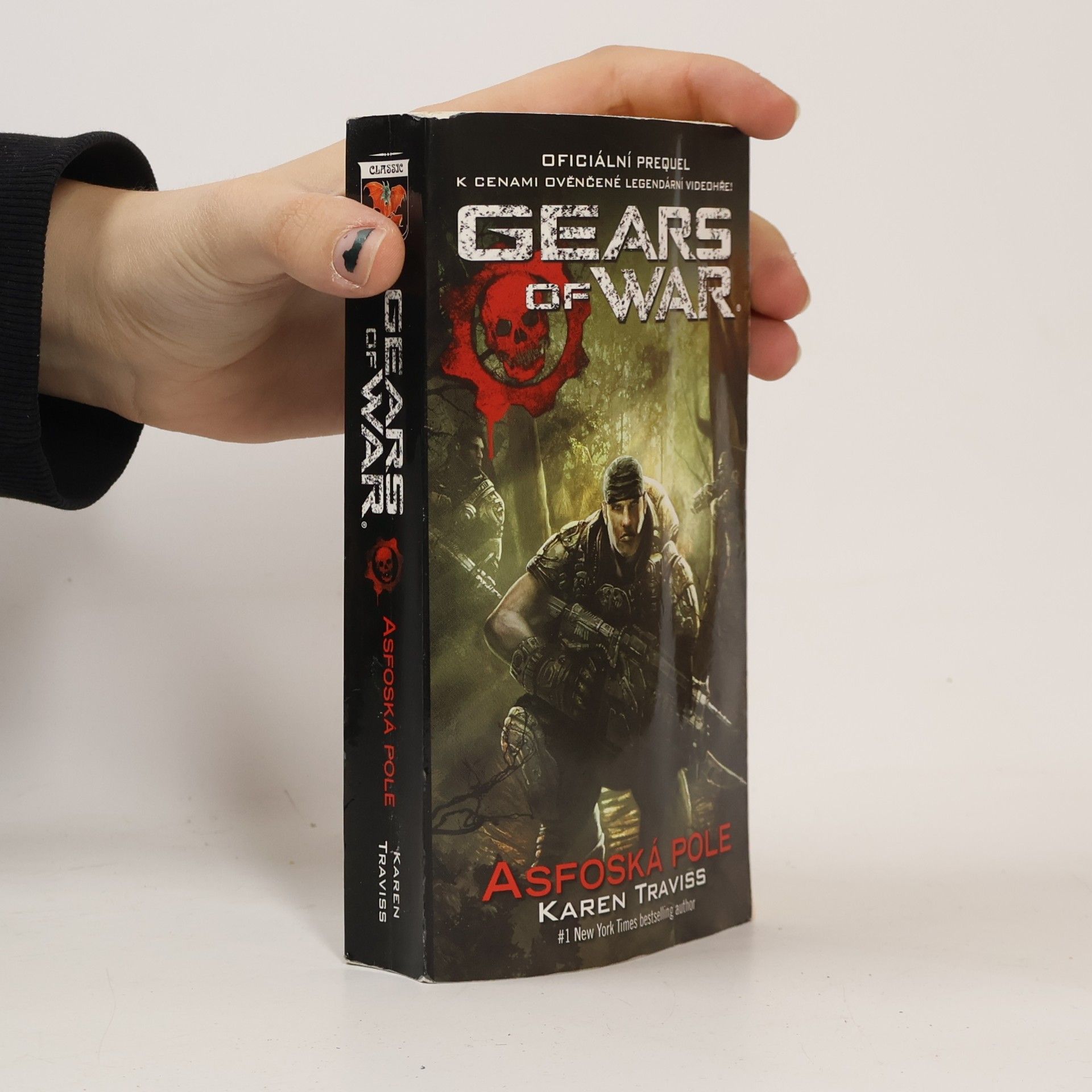 Karen Traviss Gears of war. Asfoská pole
