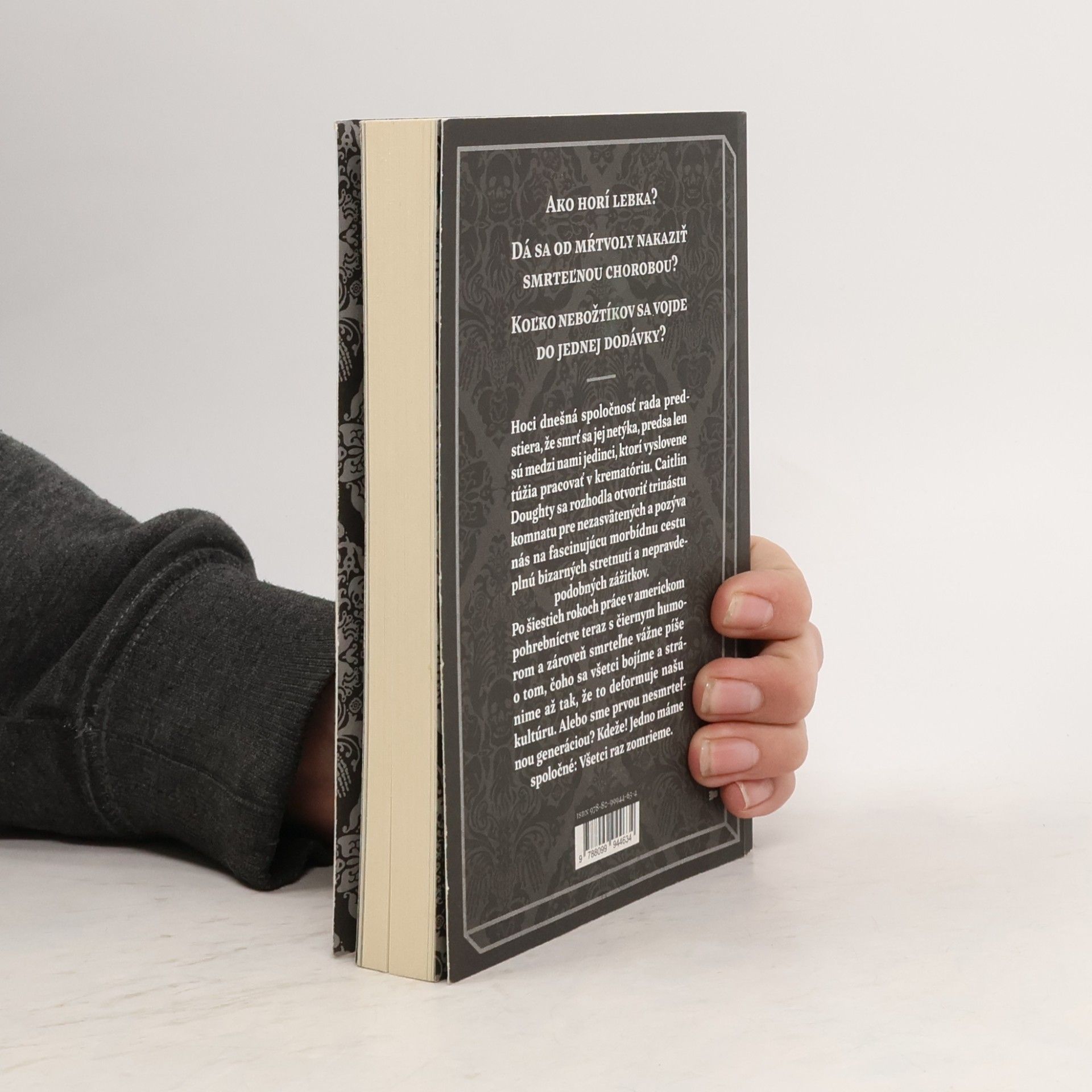Caitlin Doughty Dym v očiach a iné lekcie z krematoria