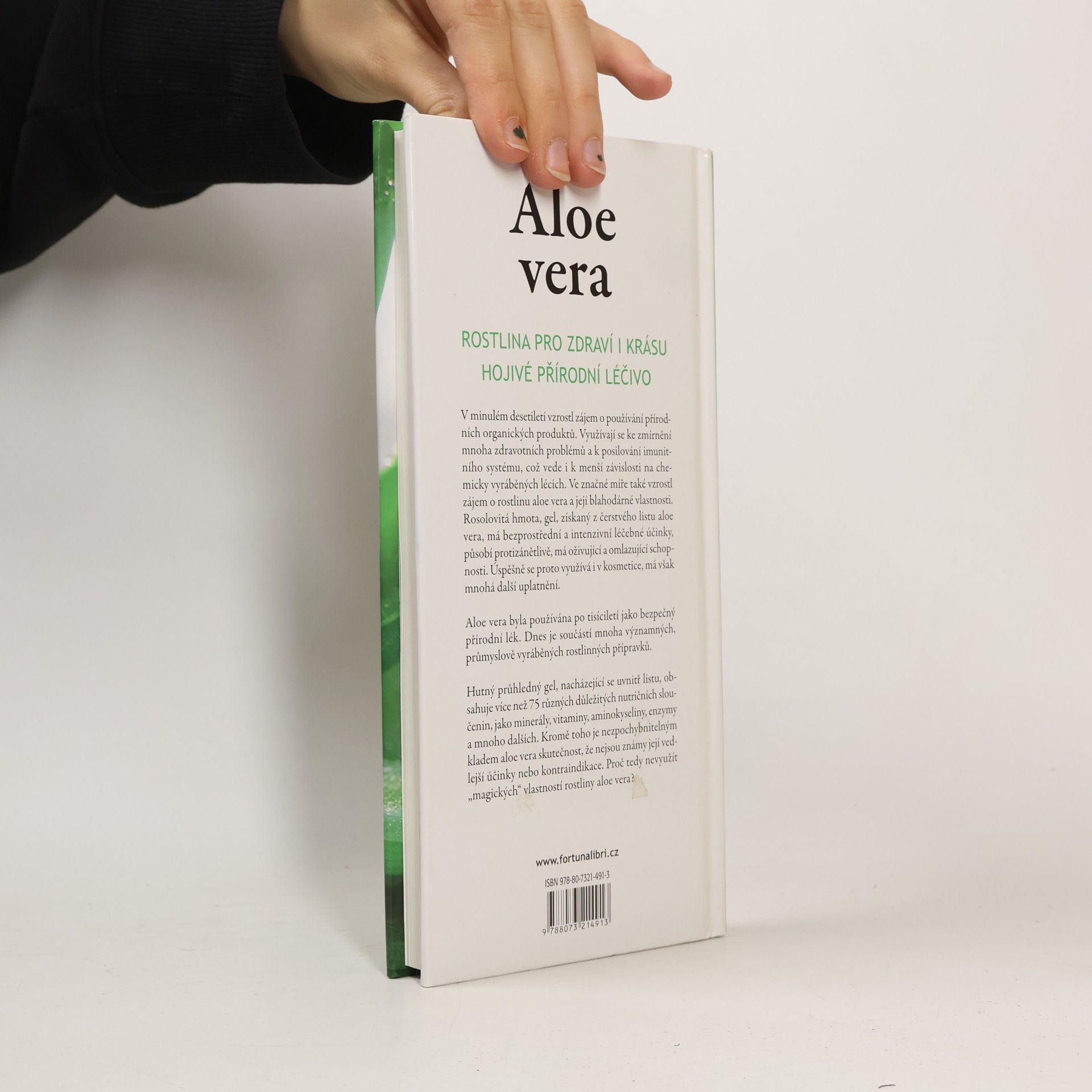 Lee Faber Aloe vera. Rostlina pro zdraví i krásu. Hojivé přírodní léčivo