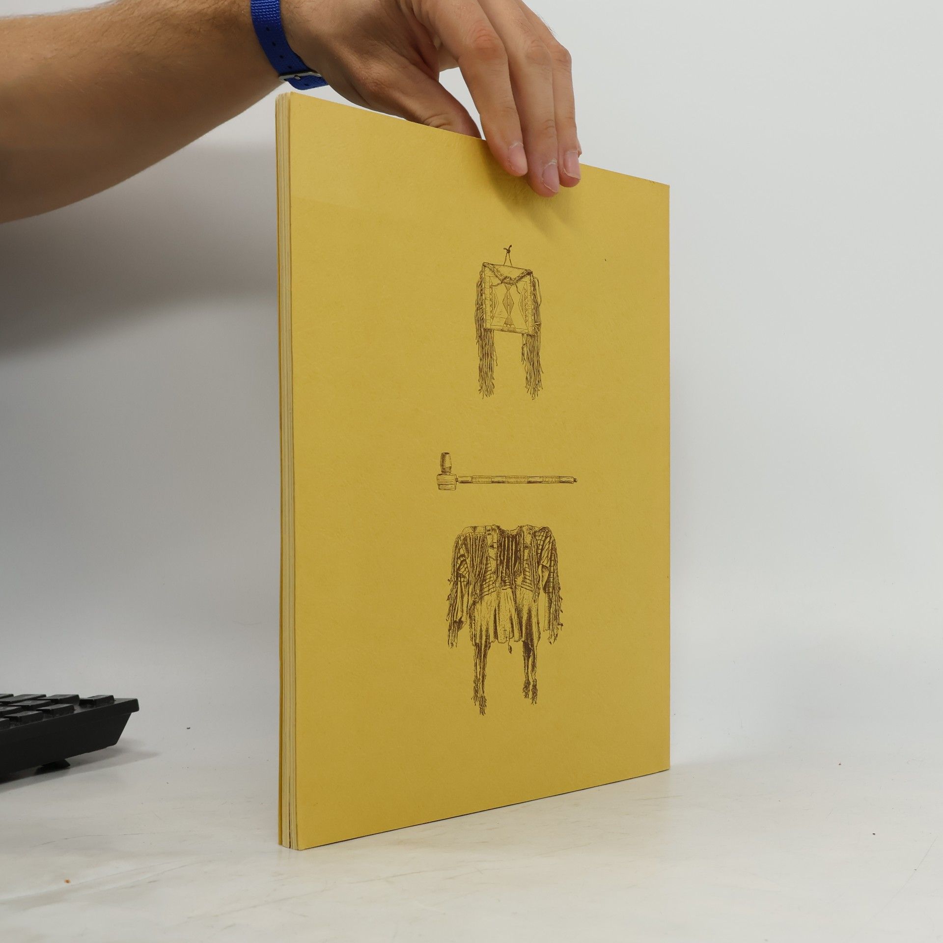 John C. Ewers BLACKFOOT CRAFTWORKER'S BOOK
