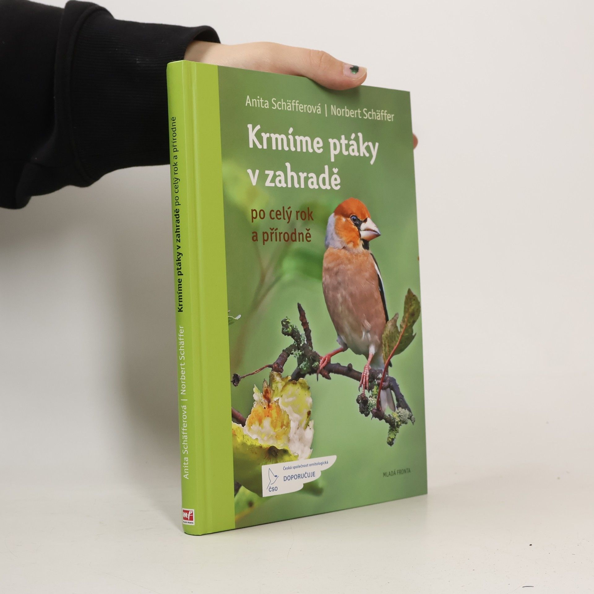 Rudolf Rada Krmíme ptáky v zahradě : po celý rok a přírodně