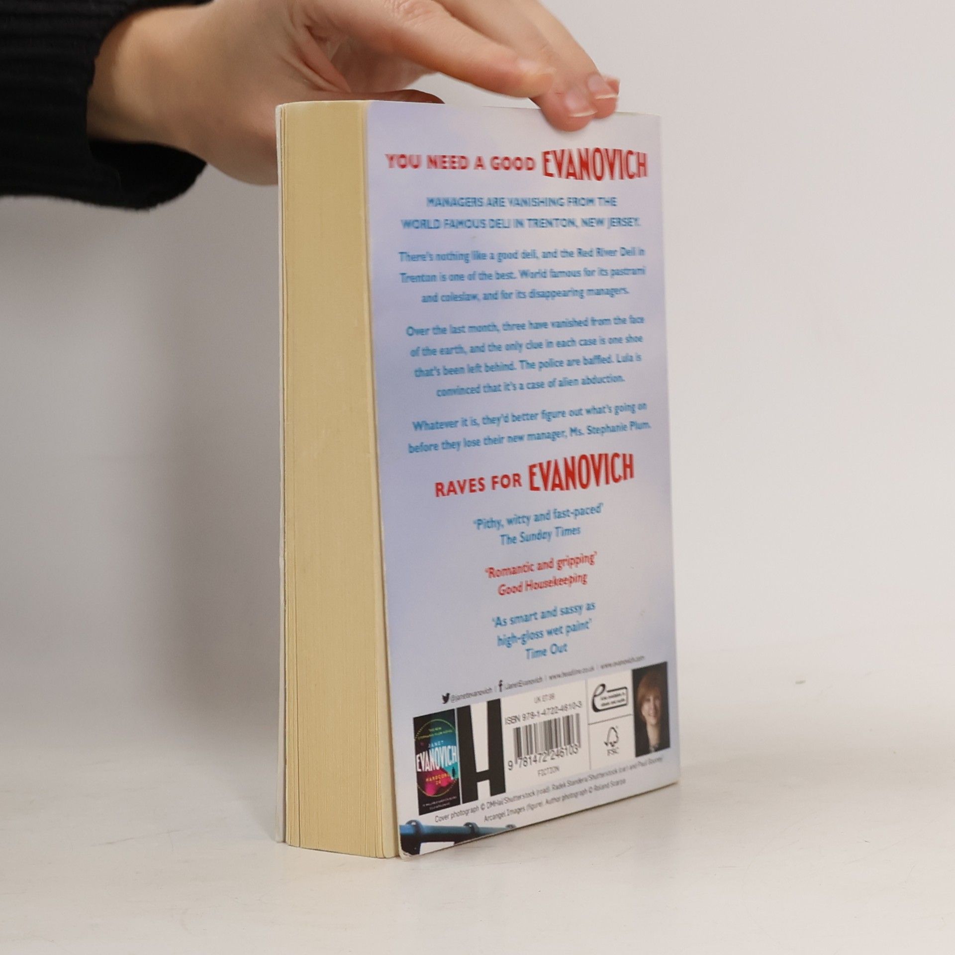 Janet Evanovich Look Alive Twenty-Five