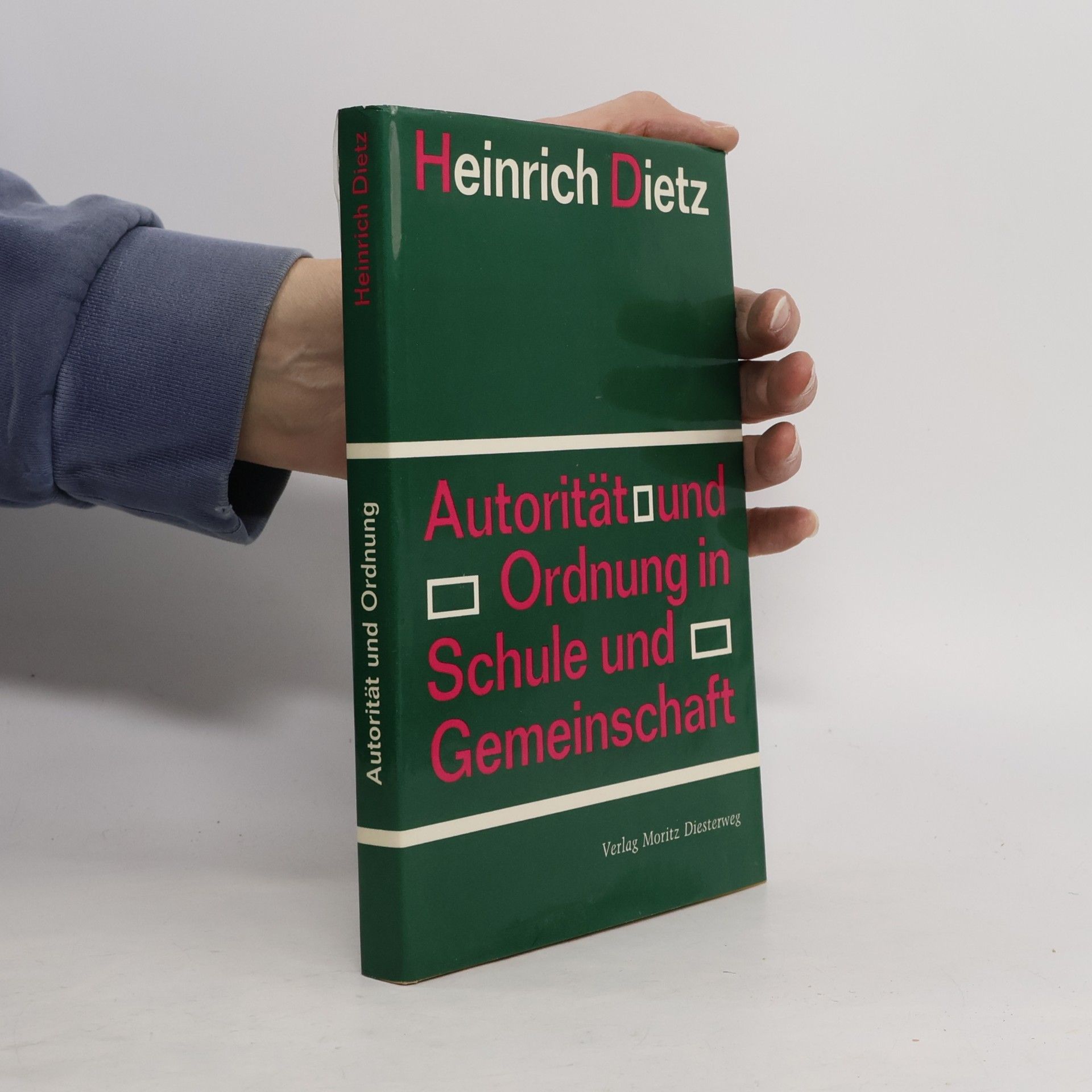 Autorität und Ordnung in Schule und Gemeinschaft